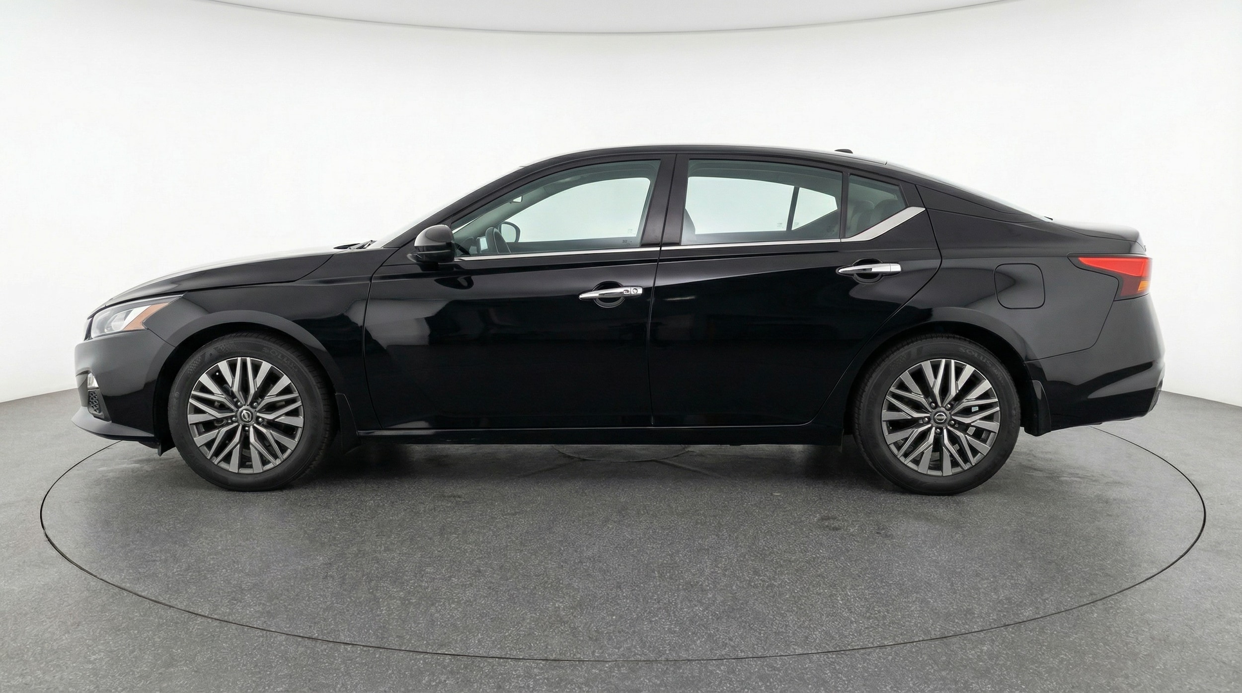 Thumbnail: 2025 Nissan Altima - 4