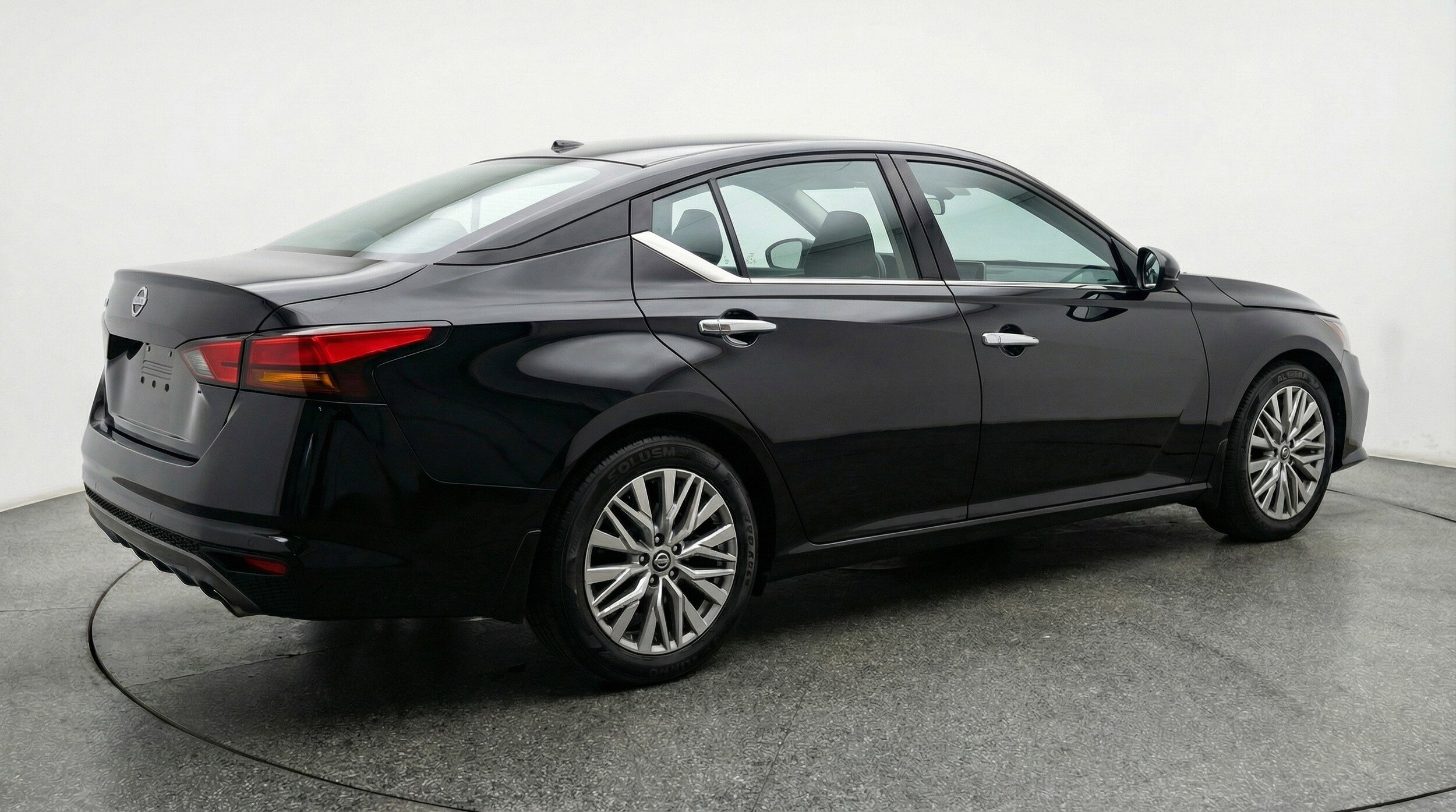 Thumbnail: 2025 Nissan Altima - 9