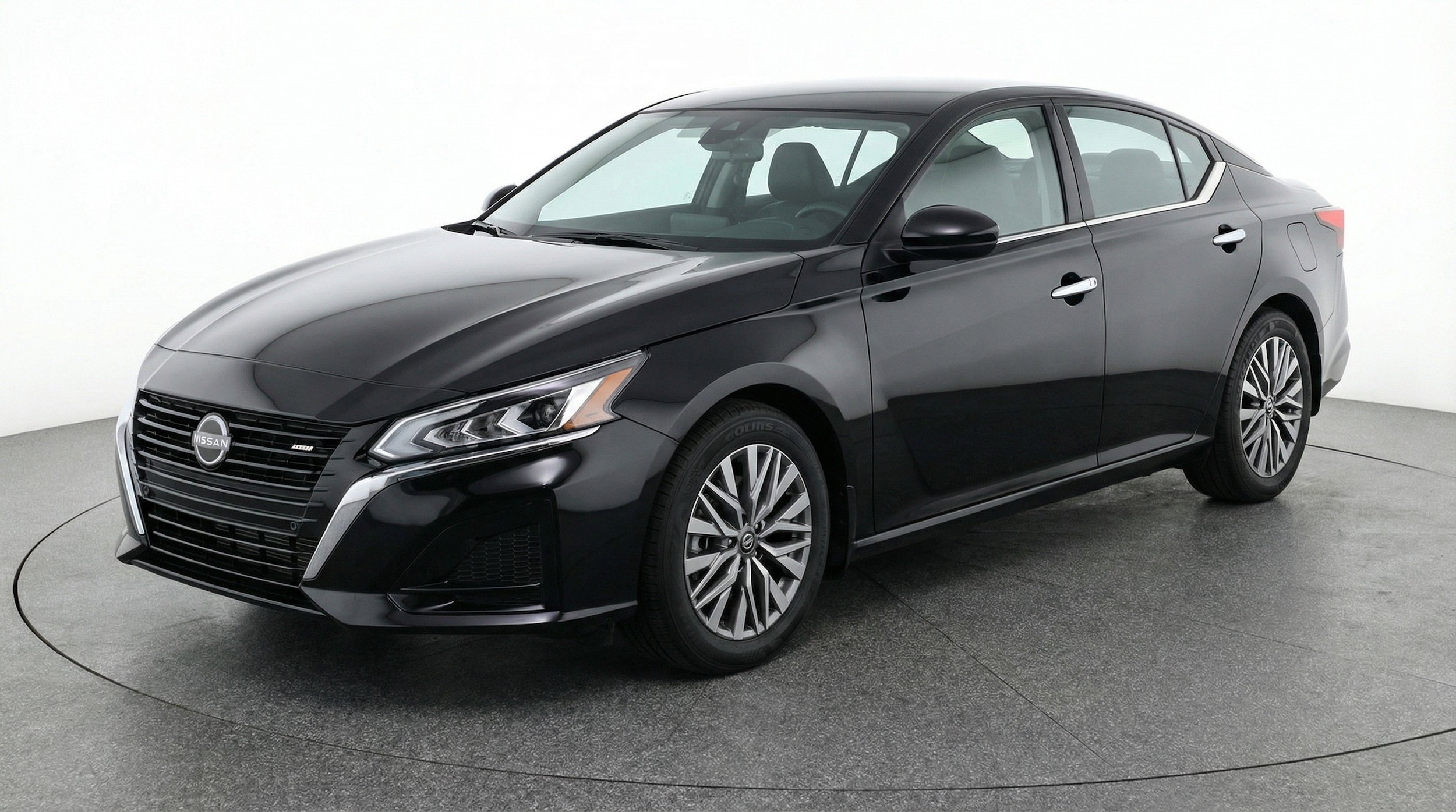 Thumbnail: 2025 Nissan Altima - 3