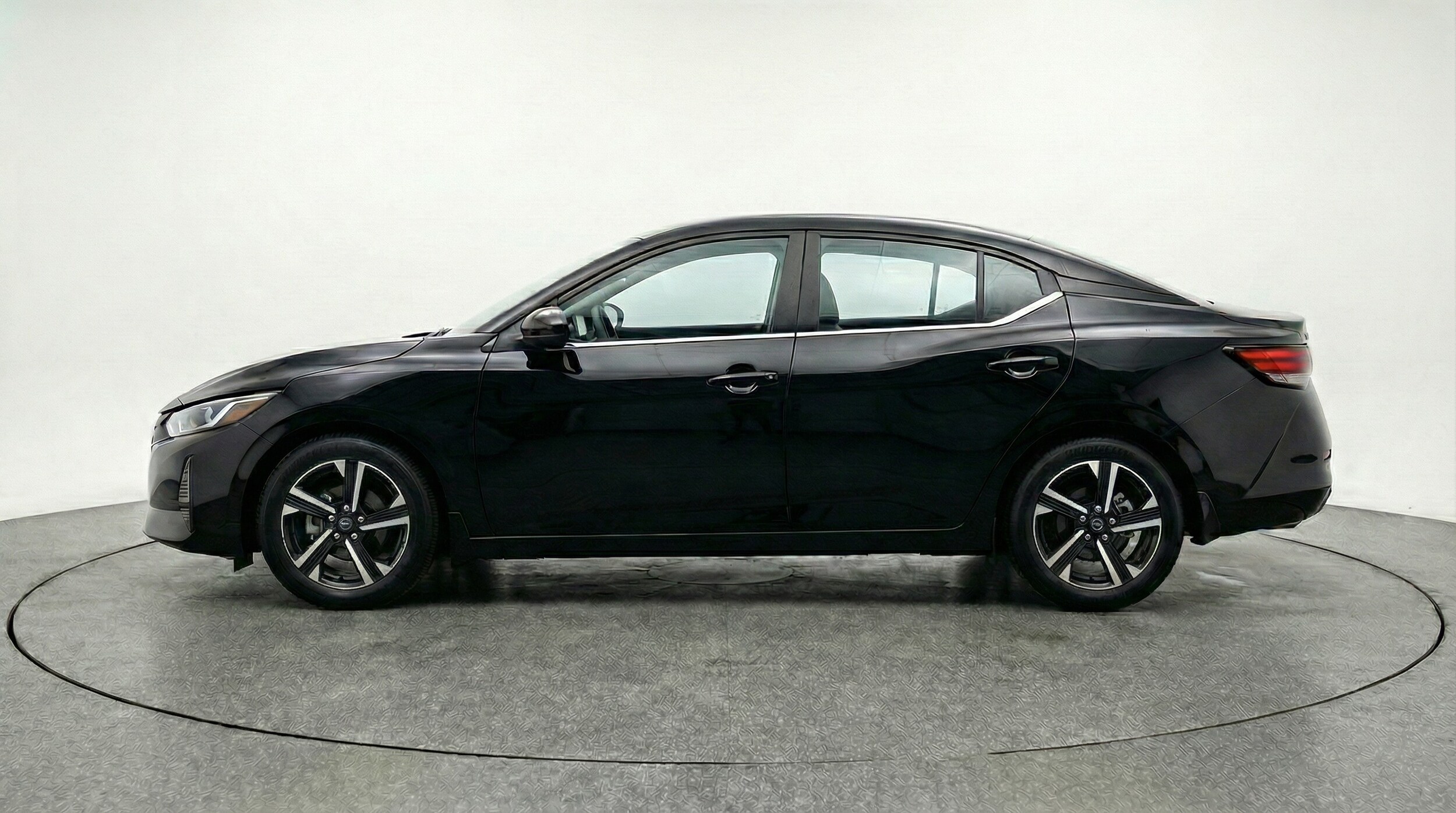 Thumbnail: 2025 Nissan Sentra - 4