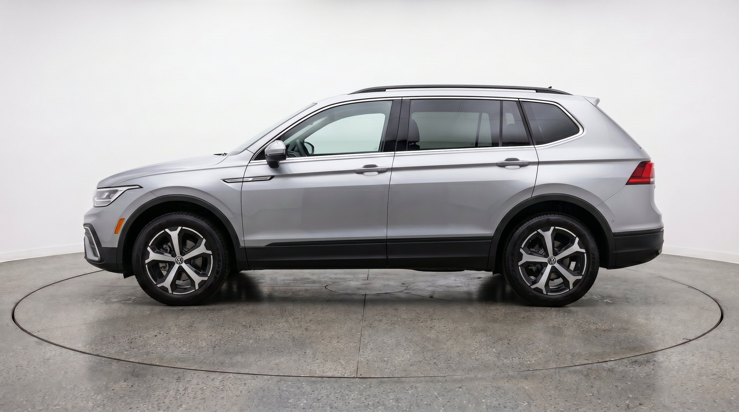 Thumbnail: 2026 Volkswagen Tiguan - 5