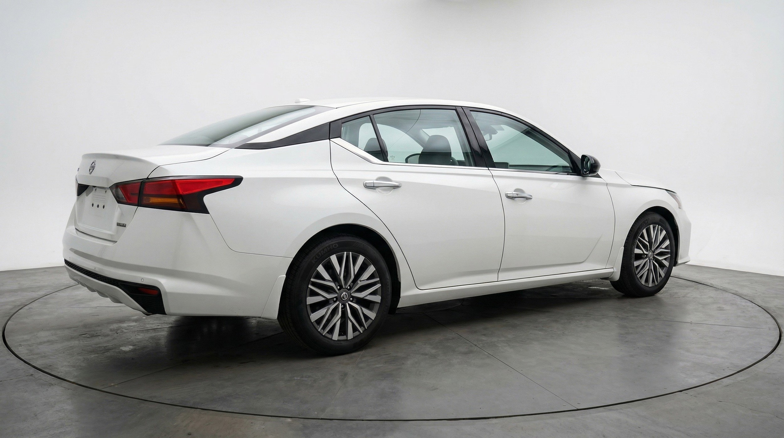 Thumbnail: 2025 Nissan Altima - 9