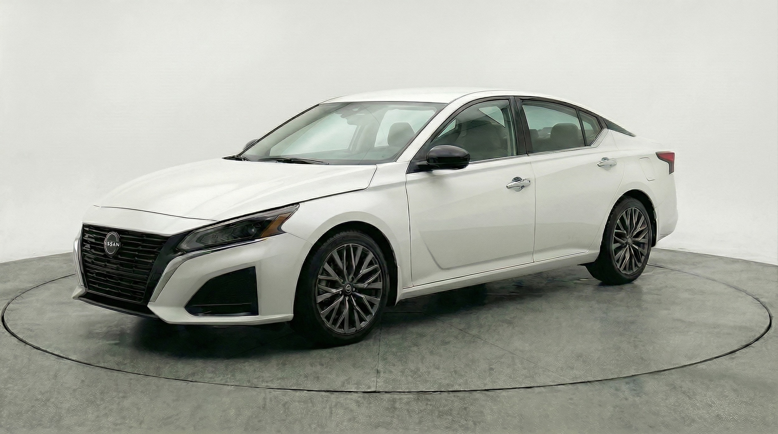 Thumbnail: 2025 Nissan Altima - 3