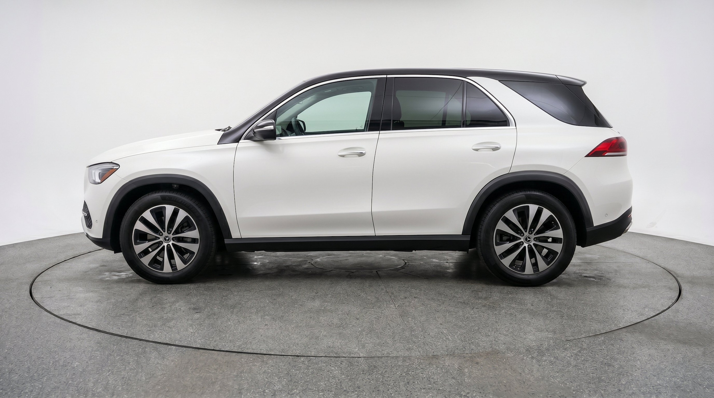 Thumbnail: 2026 Mercedes-Benz GLE - 5