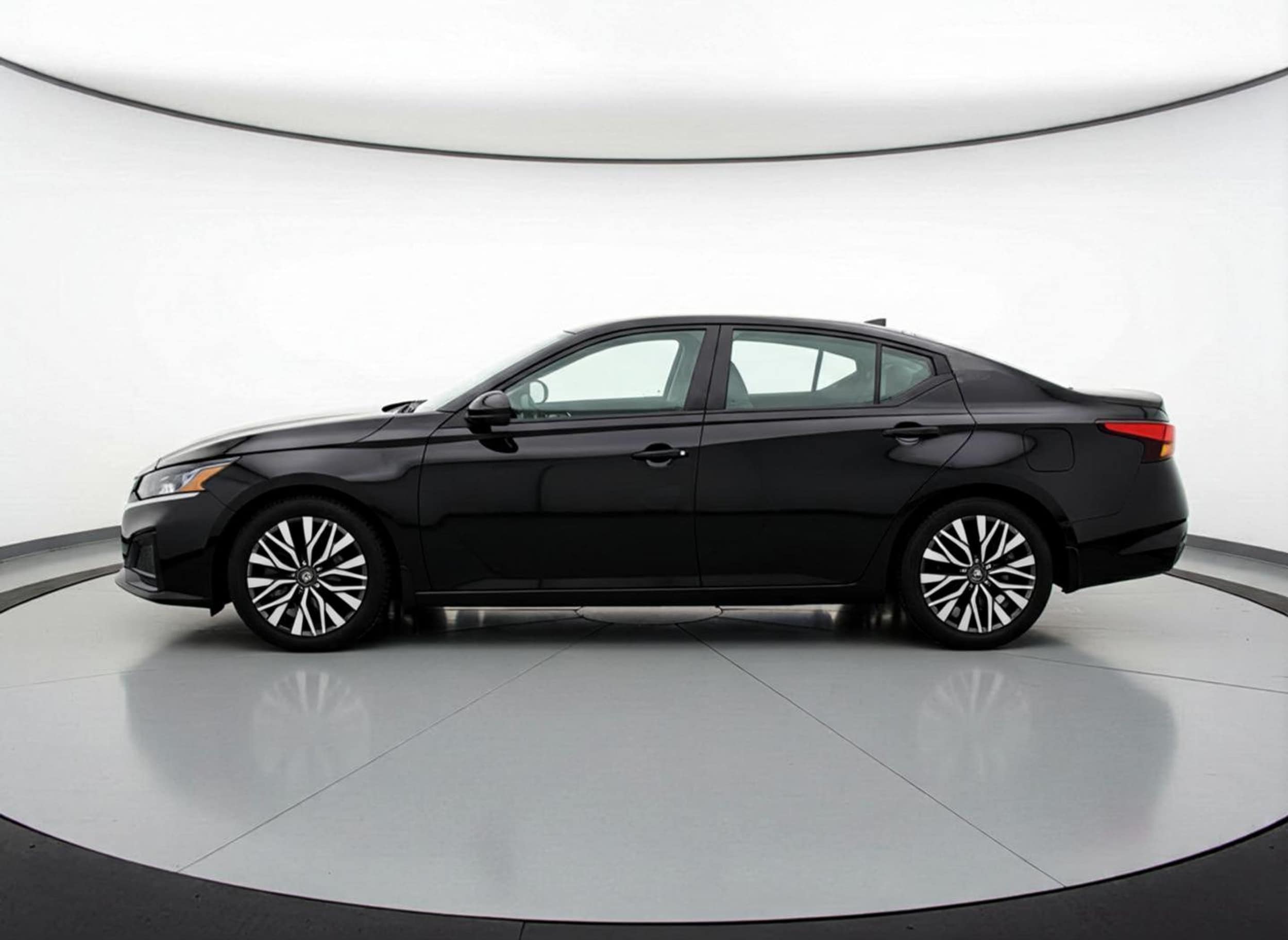 Thumbnail: 2025 Nissan Altima - 4