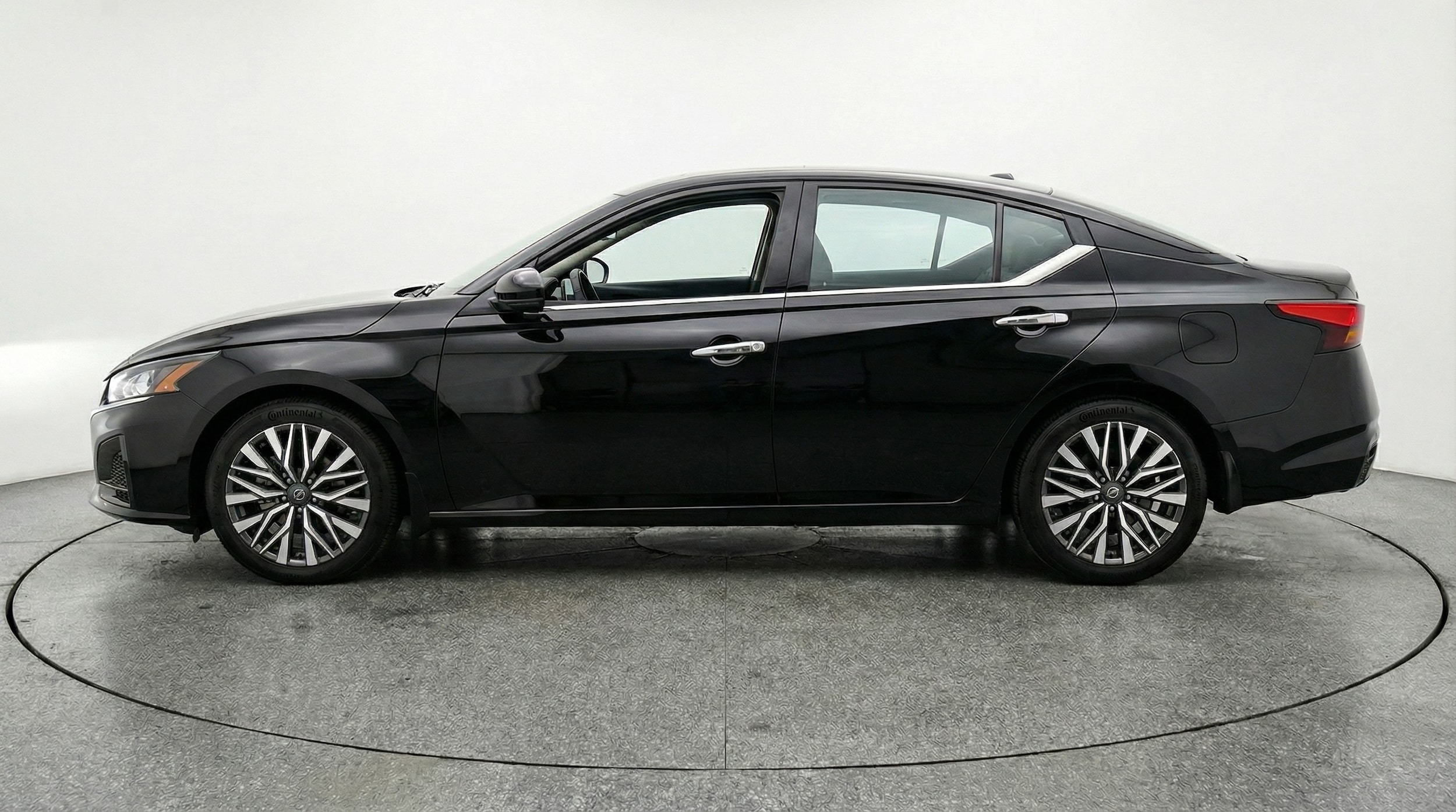 Thumbnail: 2025 Nissan Altima - 4