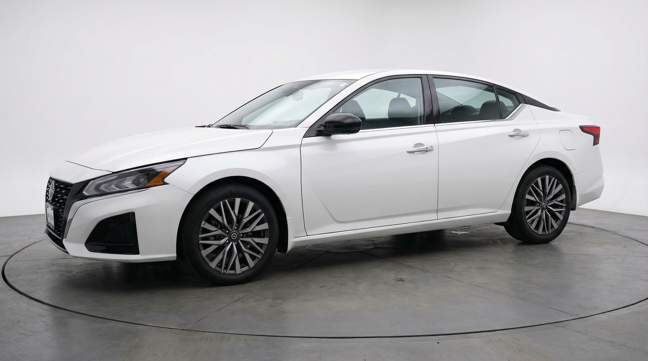 Thumbnail: 2025 Nissan Altima - 3