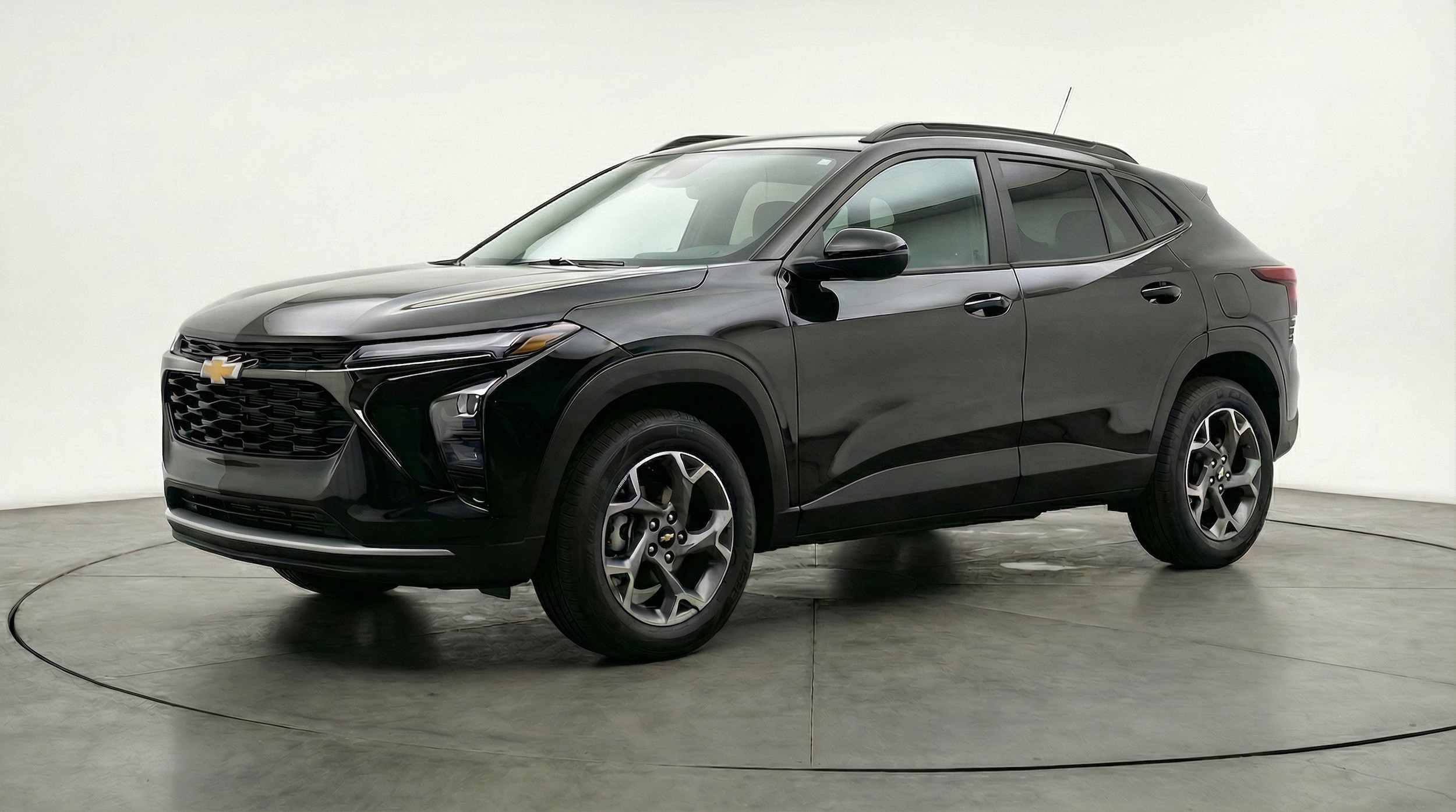 Thumbnail: 2025 Chevrolet Trax - 3