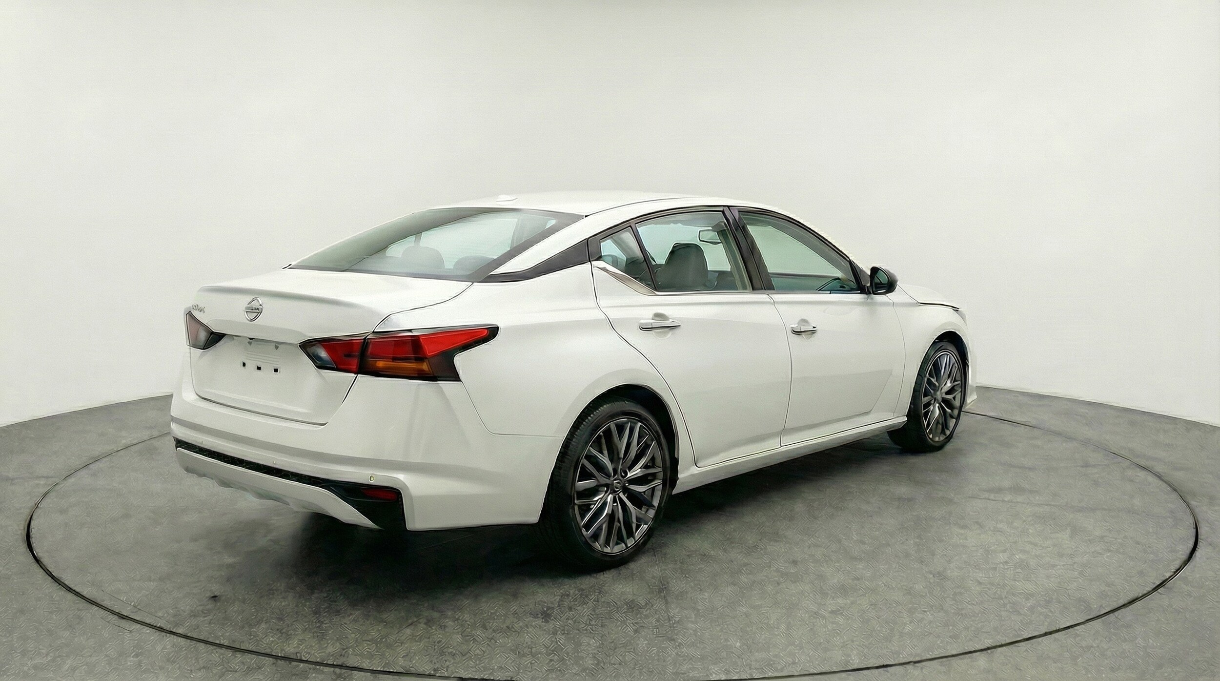 Thumbnail: 2025 Nissan Altima - 9