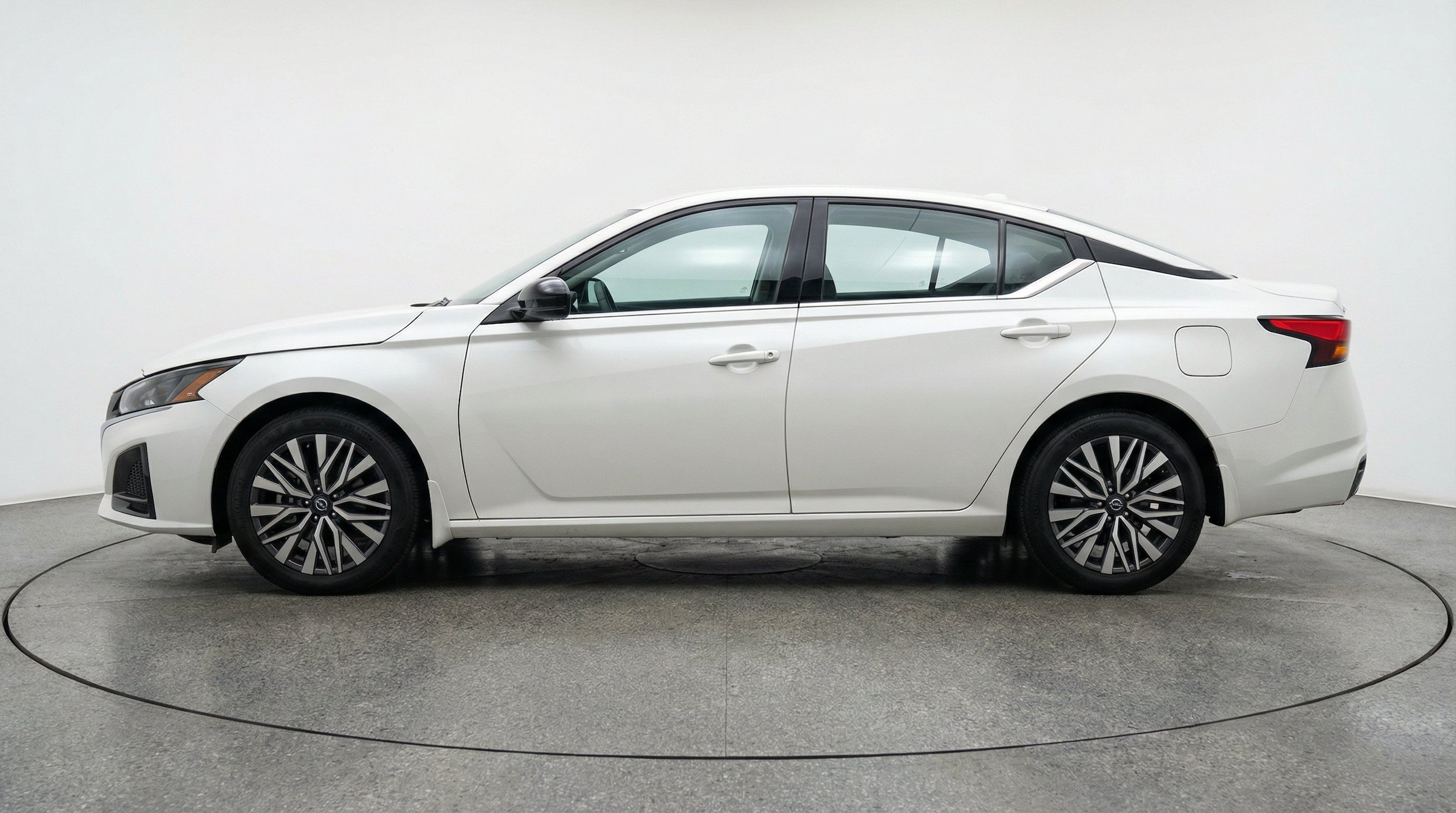 Thumbnail: 2025 Nissan Altima - 5