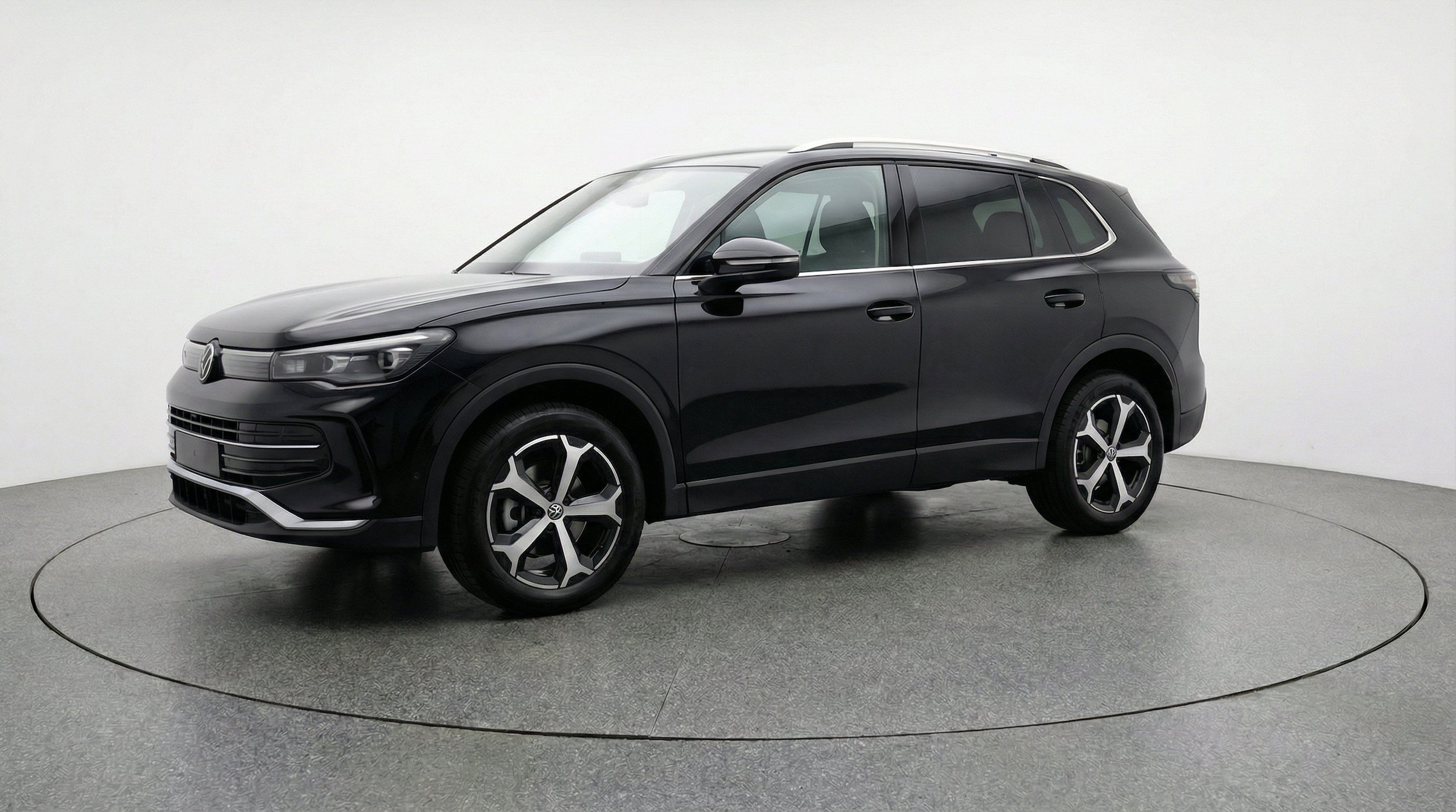 Thumbnail: 2026 Volkswagen Tiguan - 3