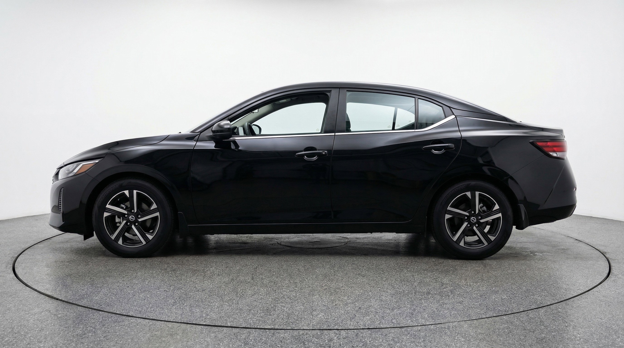 Thumbnail: 2025 Nissan Sentra - 5