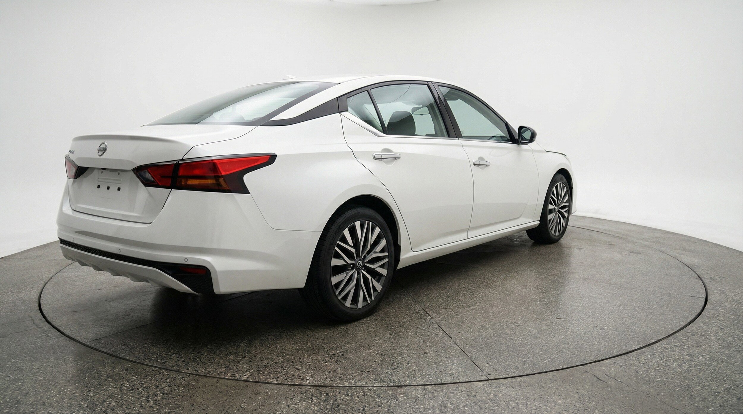 Thumbnail: 2025 Nissan Altima - 9