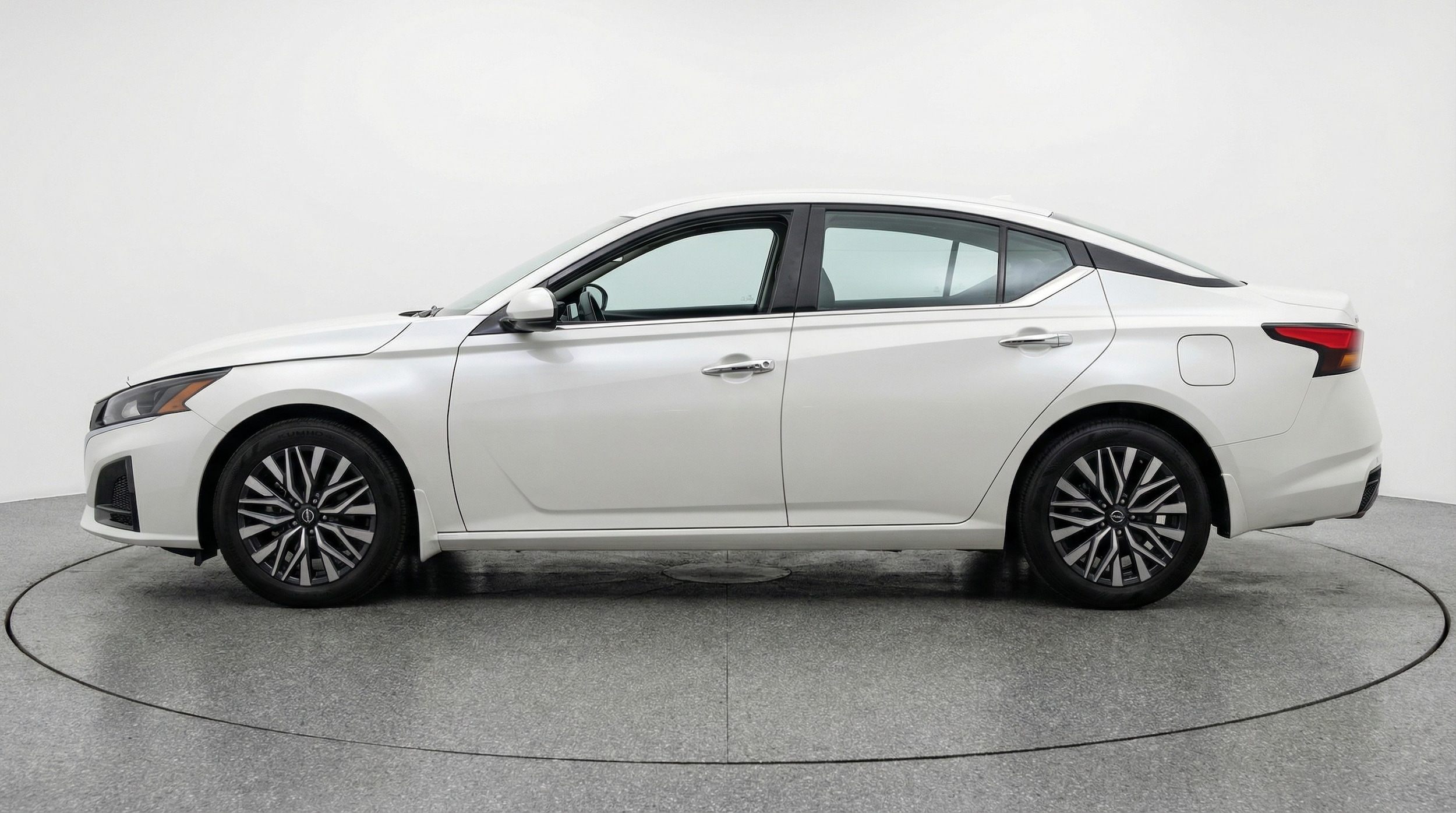 Thumbnail: 2025 Nissan Altima - 4