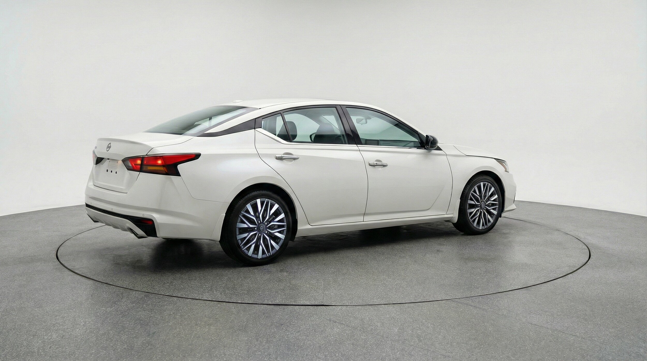 Thumbnail: 2025 Nissan Altima - 9