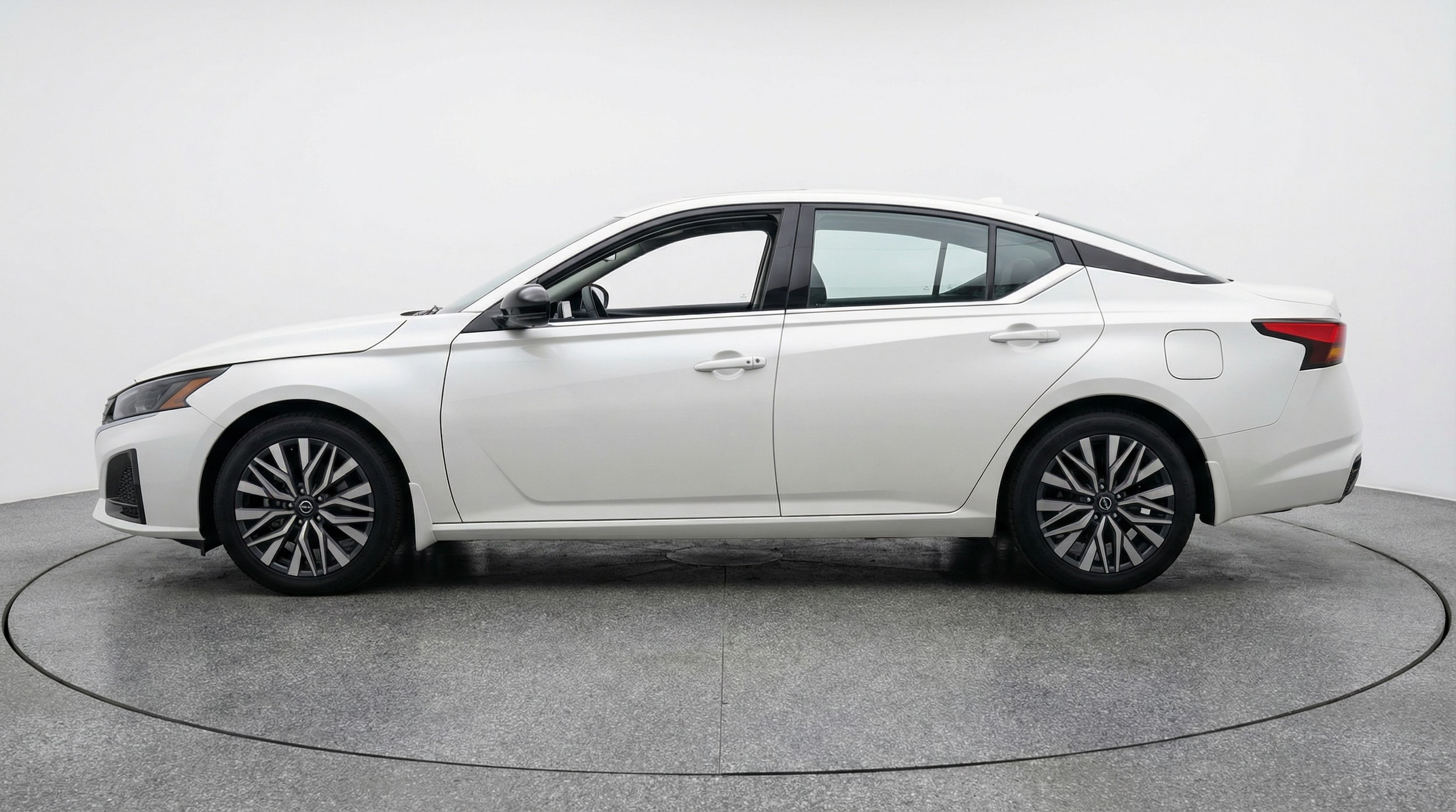 Thumbnail: 2025 Nissan Altima - 4