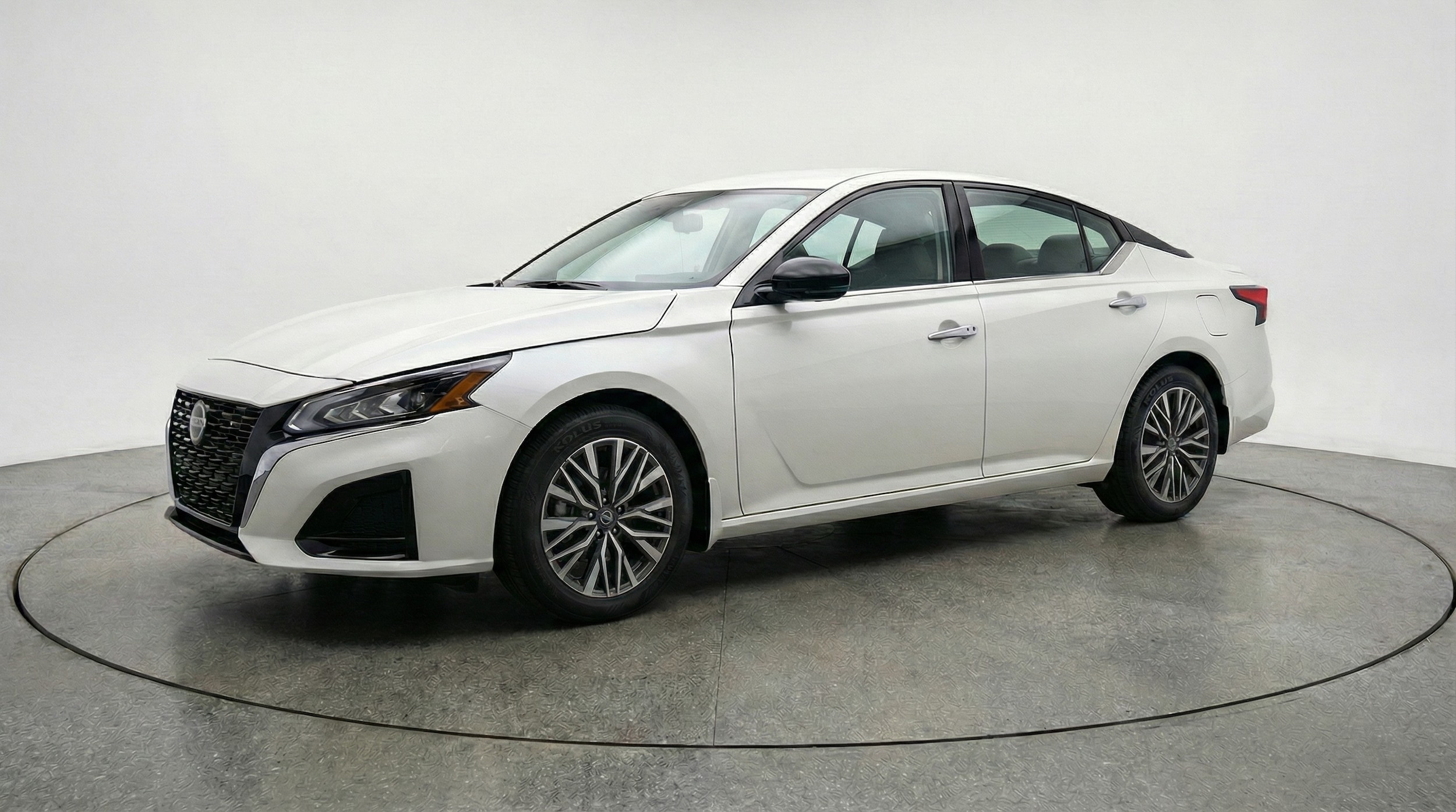 Thumbnail: 2025 Nissan Altima - 3