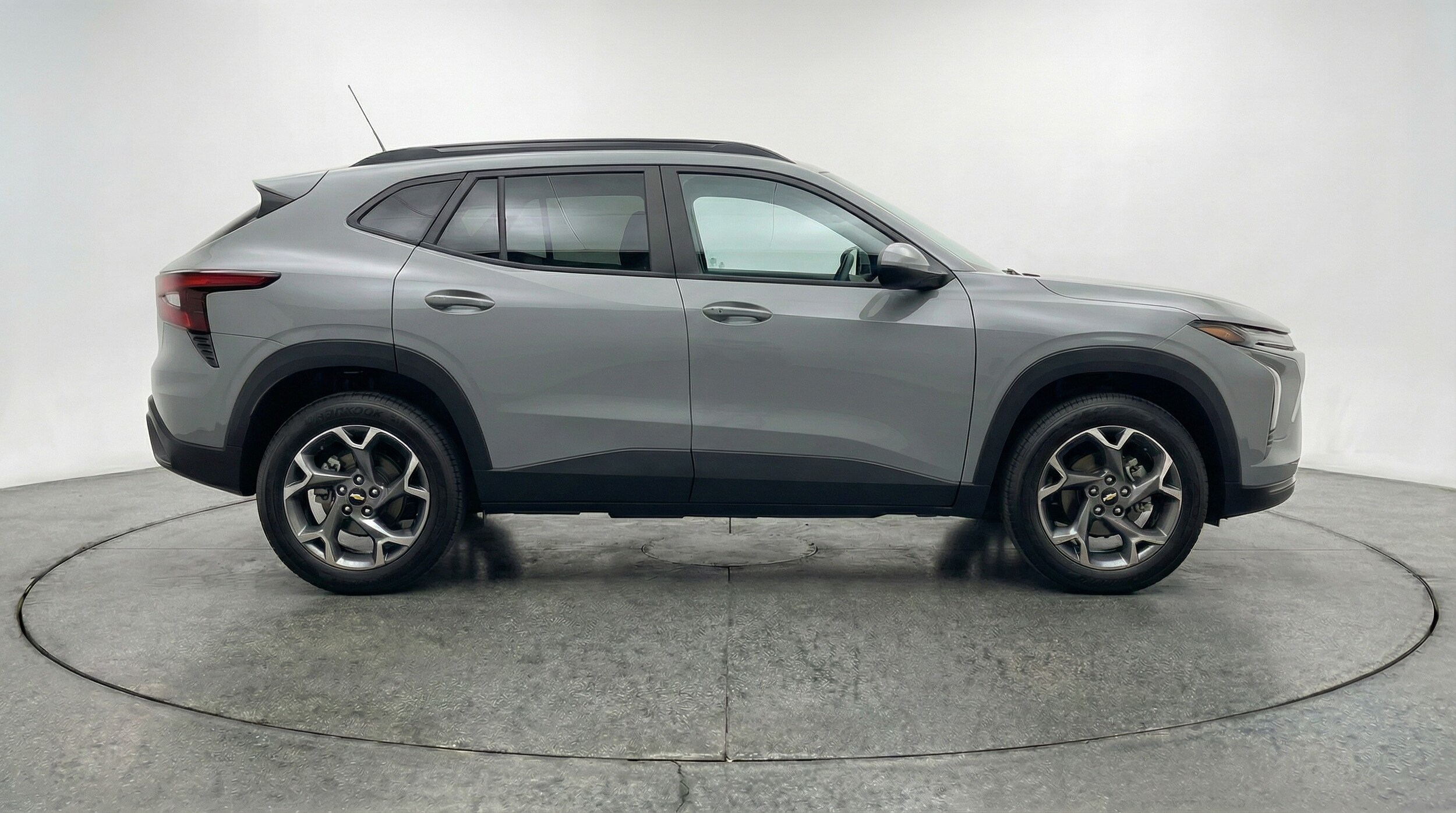 Thumbnail: 2025 Chevrolet Trax - 8