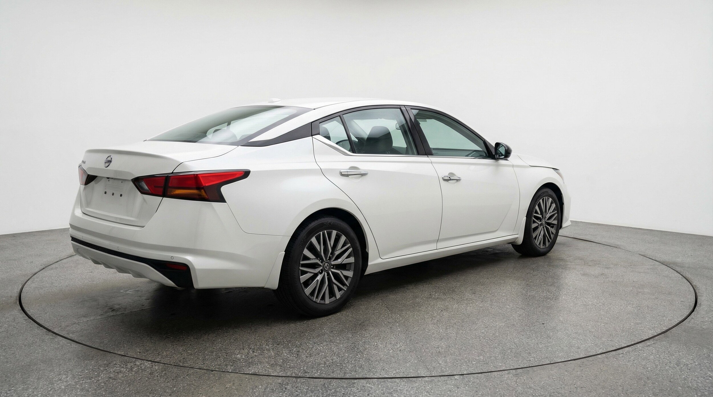 Thumbnail: 2025 Nissan Altima - 9