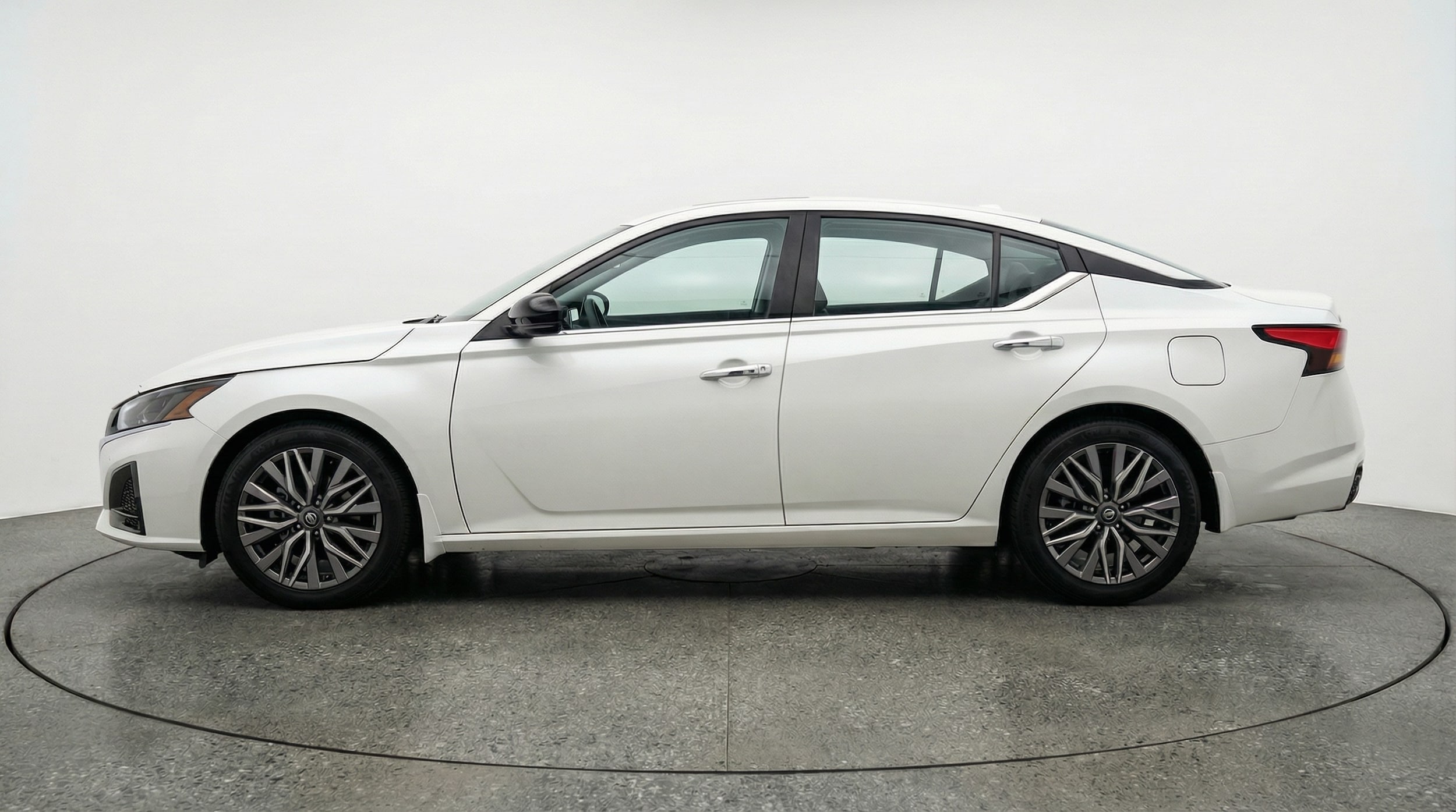 Thumbnail: 2025 Nissan Altima - 4