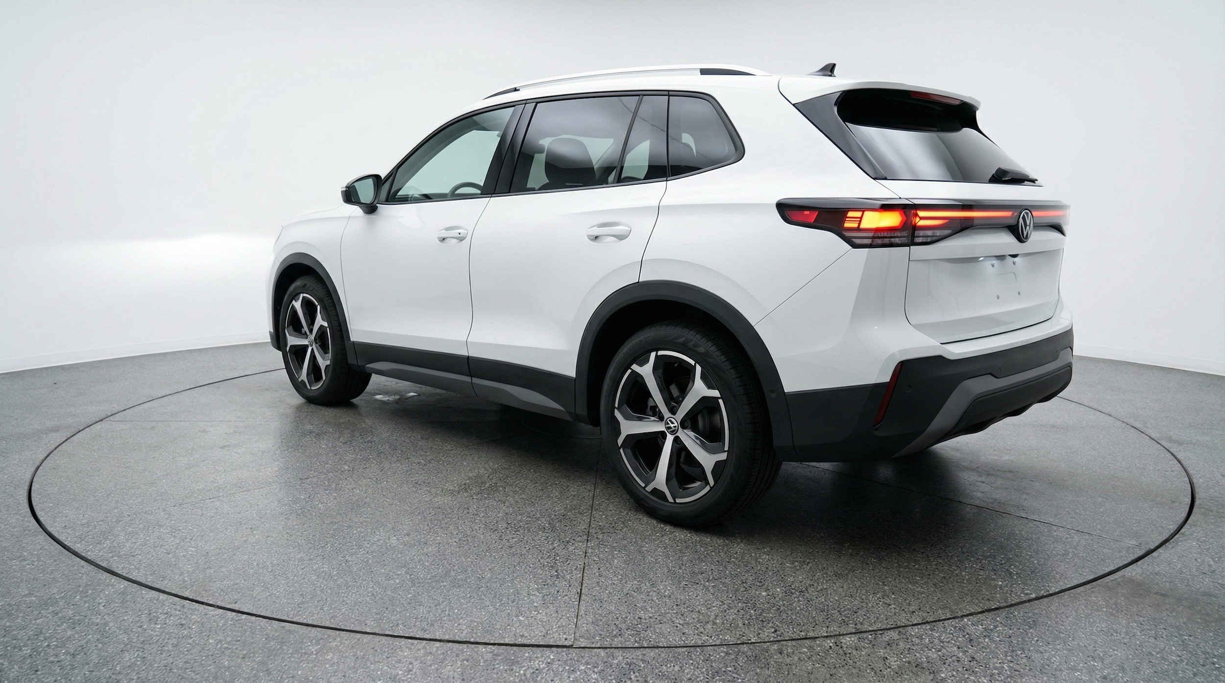 Thumbnail: 2026 Volkswagen Tiguan - 6