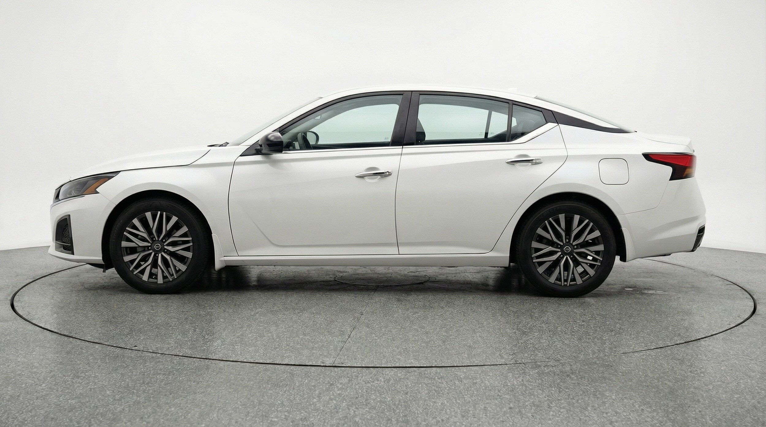 Thumbnail: 2025 Nissan Altima - 4