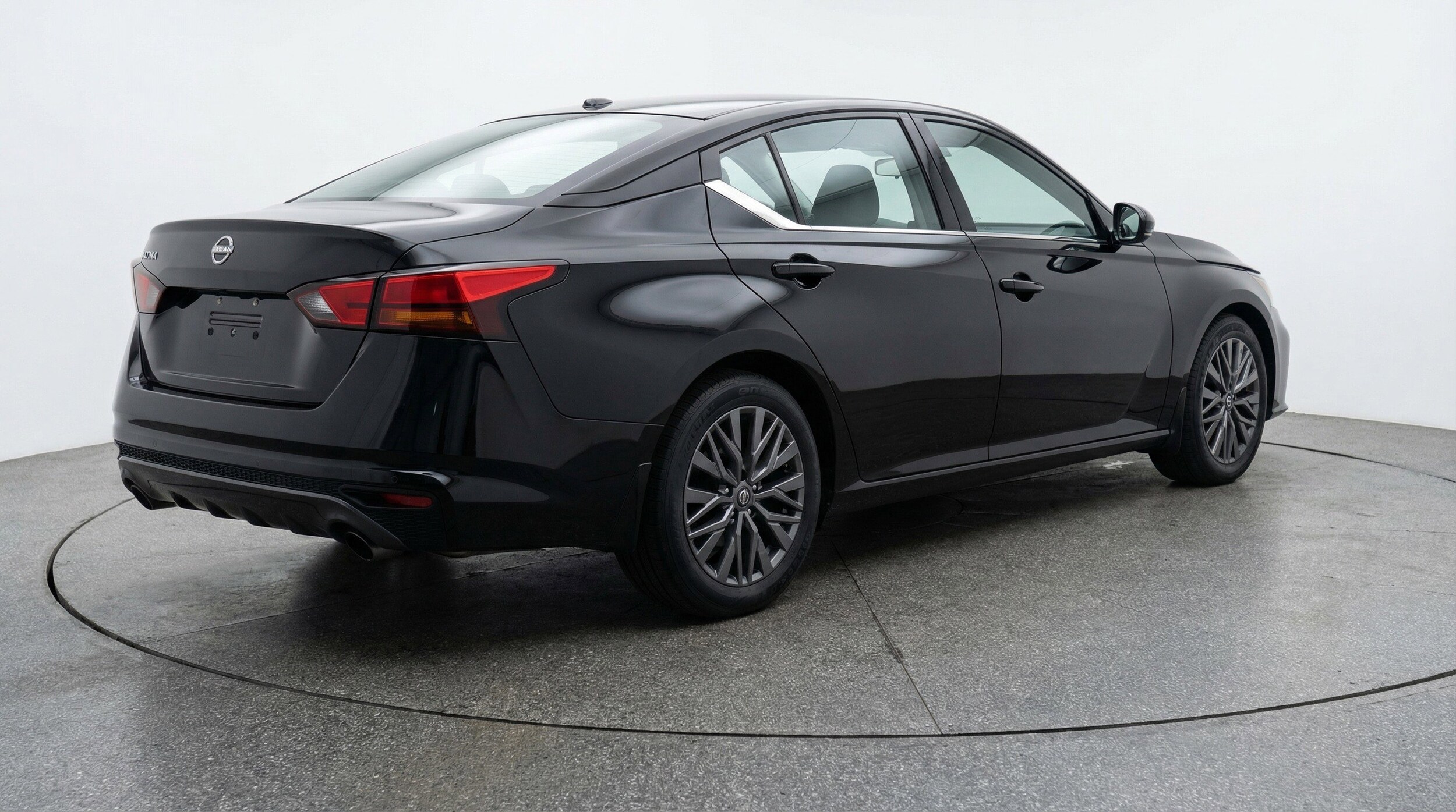 Thumbnail: 2025 Nissan Altima - 9