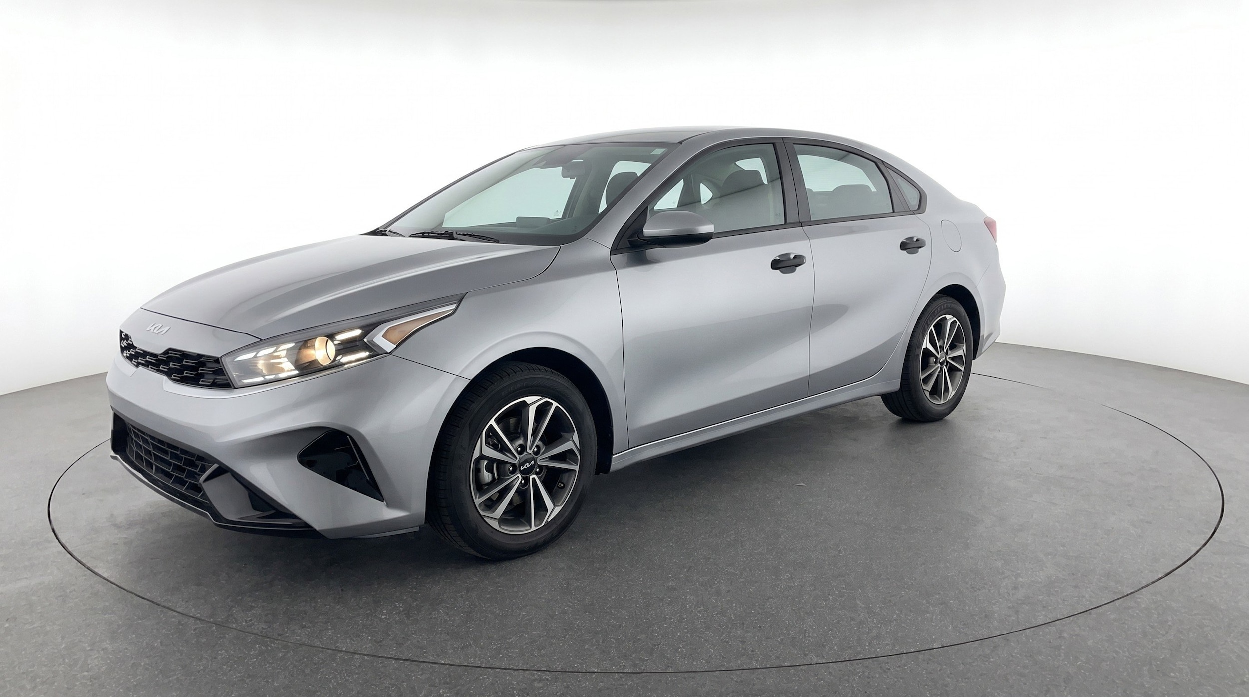 Thumbnail: 2024 Kia Forte - 3