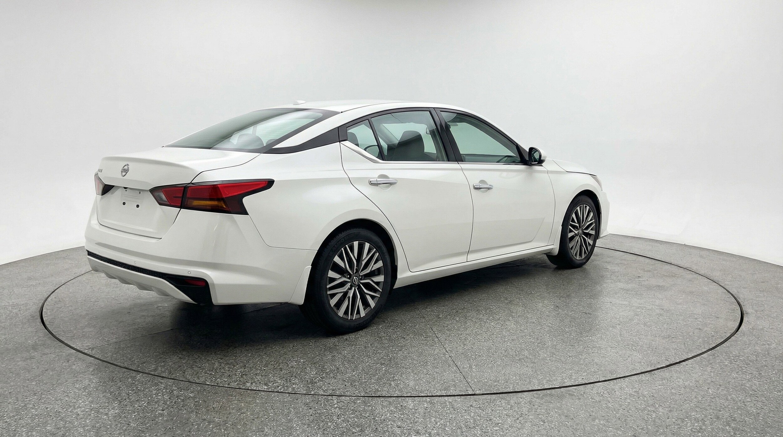 Thumbnail: 2025 Nissan Altima - 9