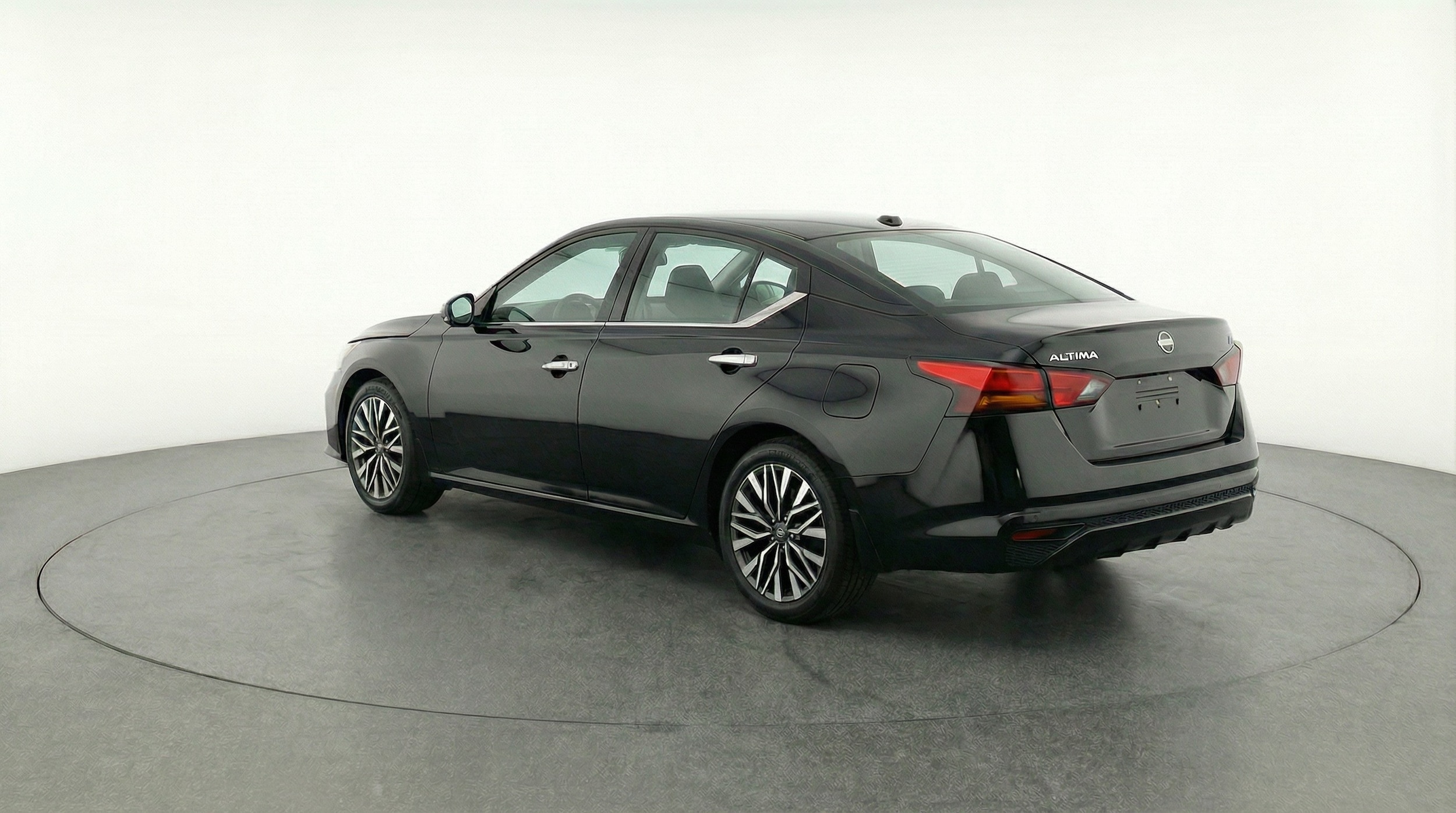 Thumbnail: 2025 Nissan Altima - 5