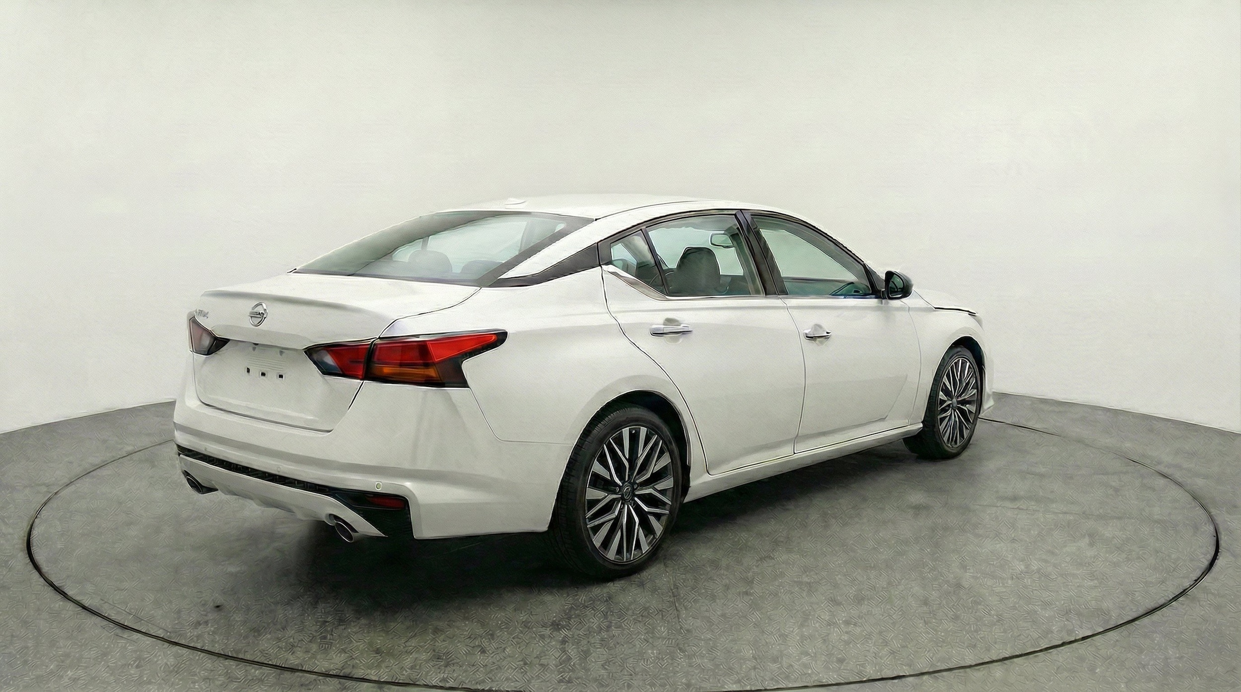 Thumbnail: 2025 Nissan Altima - 9