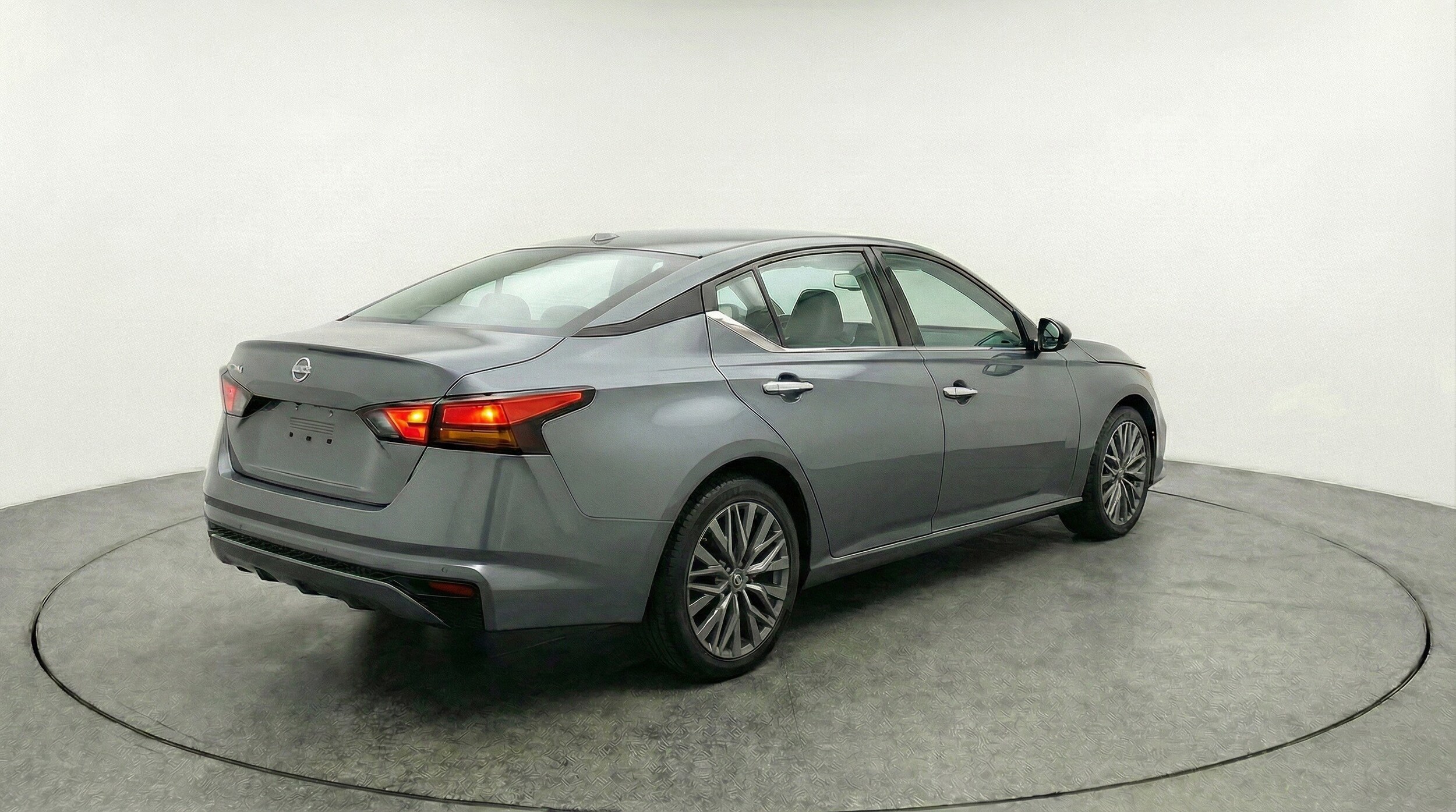 Thumbnail: 2025 Nissan Altima - 9