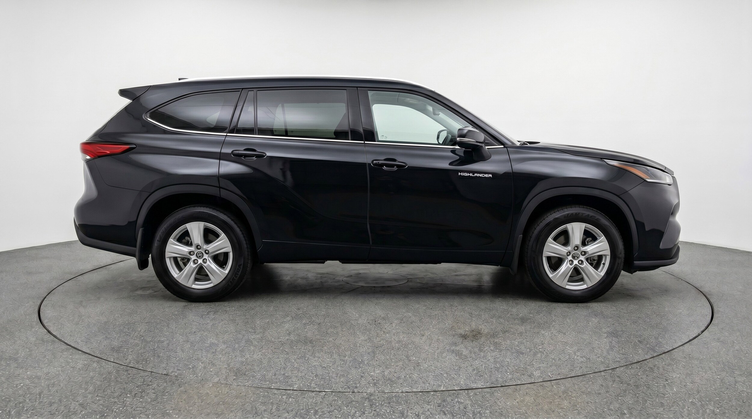 Thumbnail: 2025 Toyota Highlander - 11