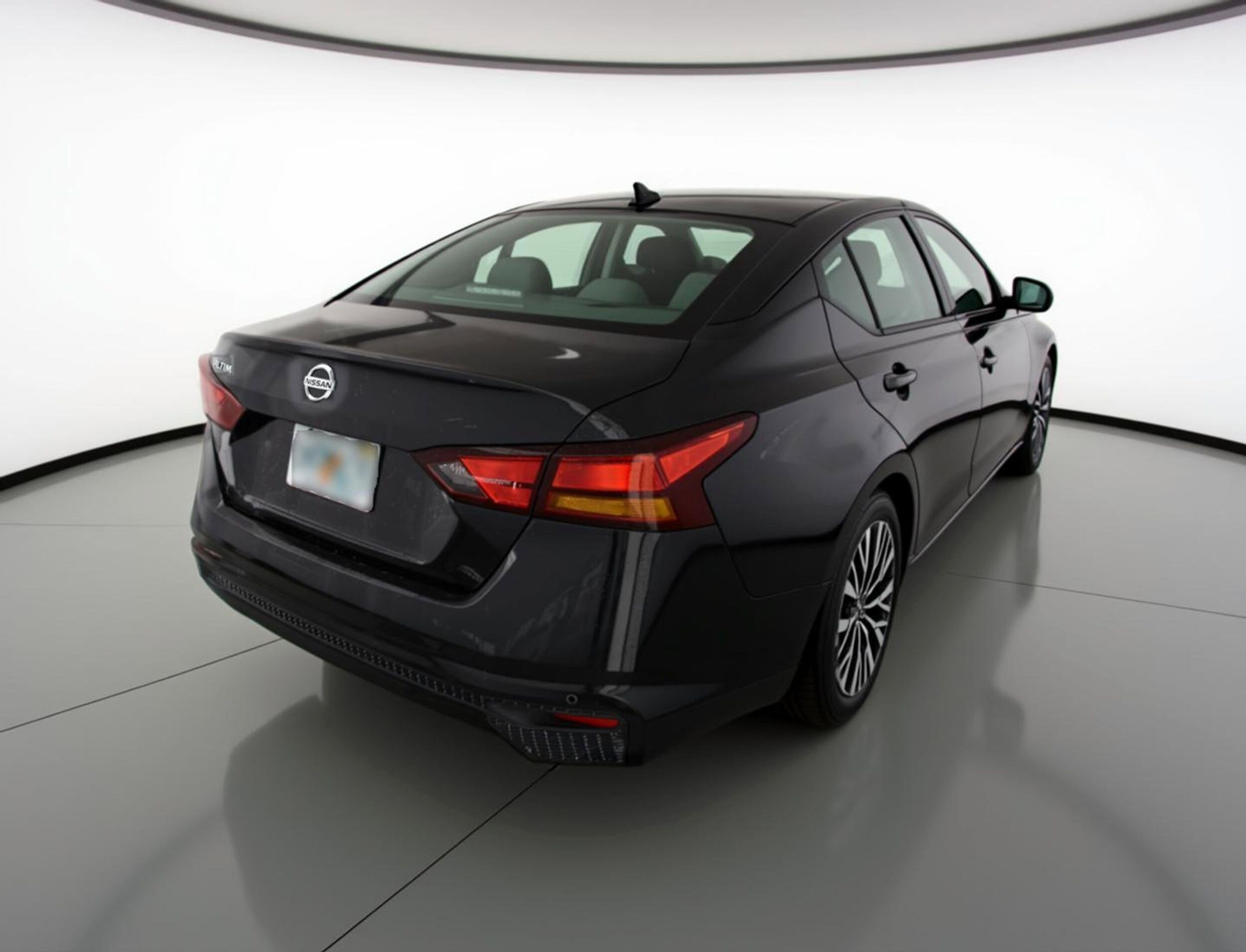 Thumbnail: 2025 Nissan Altima - 9