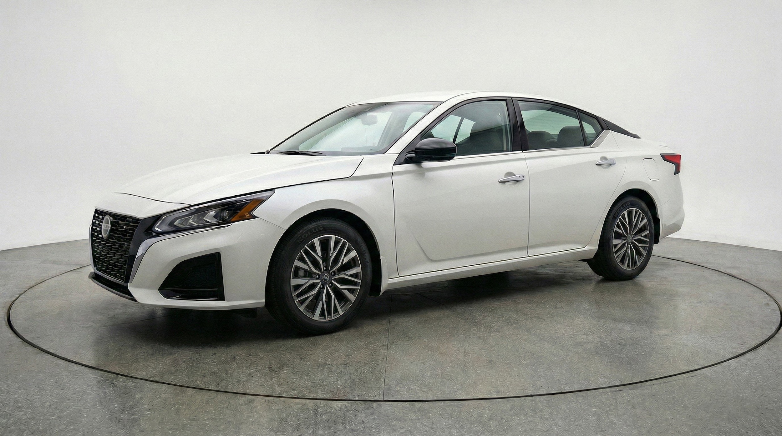 Thumbnail: 2025 Nissan Altima - 3