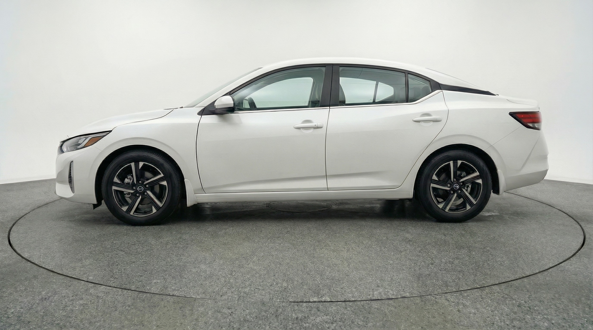 Thumbnail: 2025 Nissan Sentra - 4