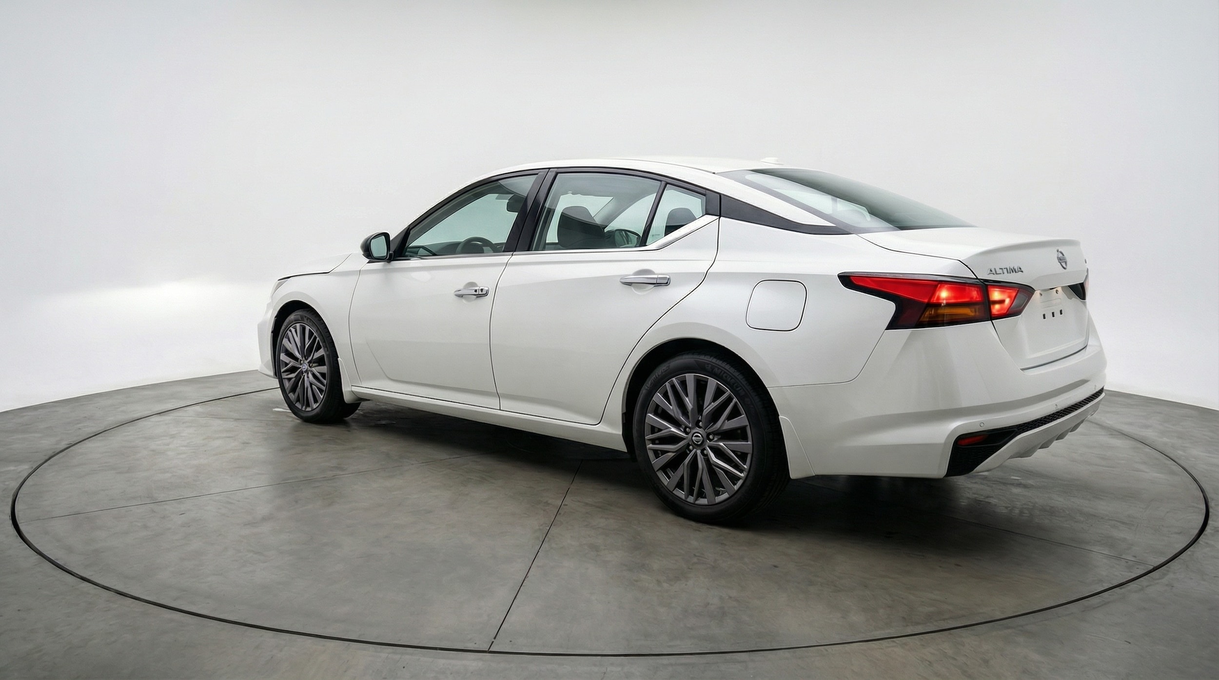 Thumbnail: 2025 Nissan Altima - 5