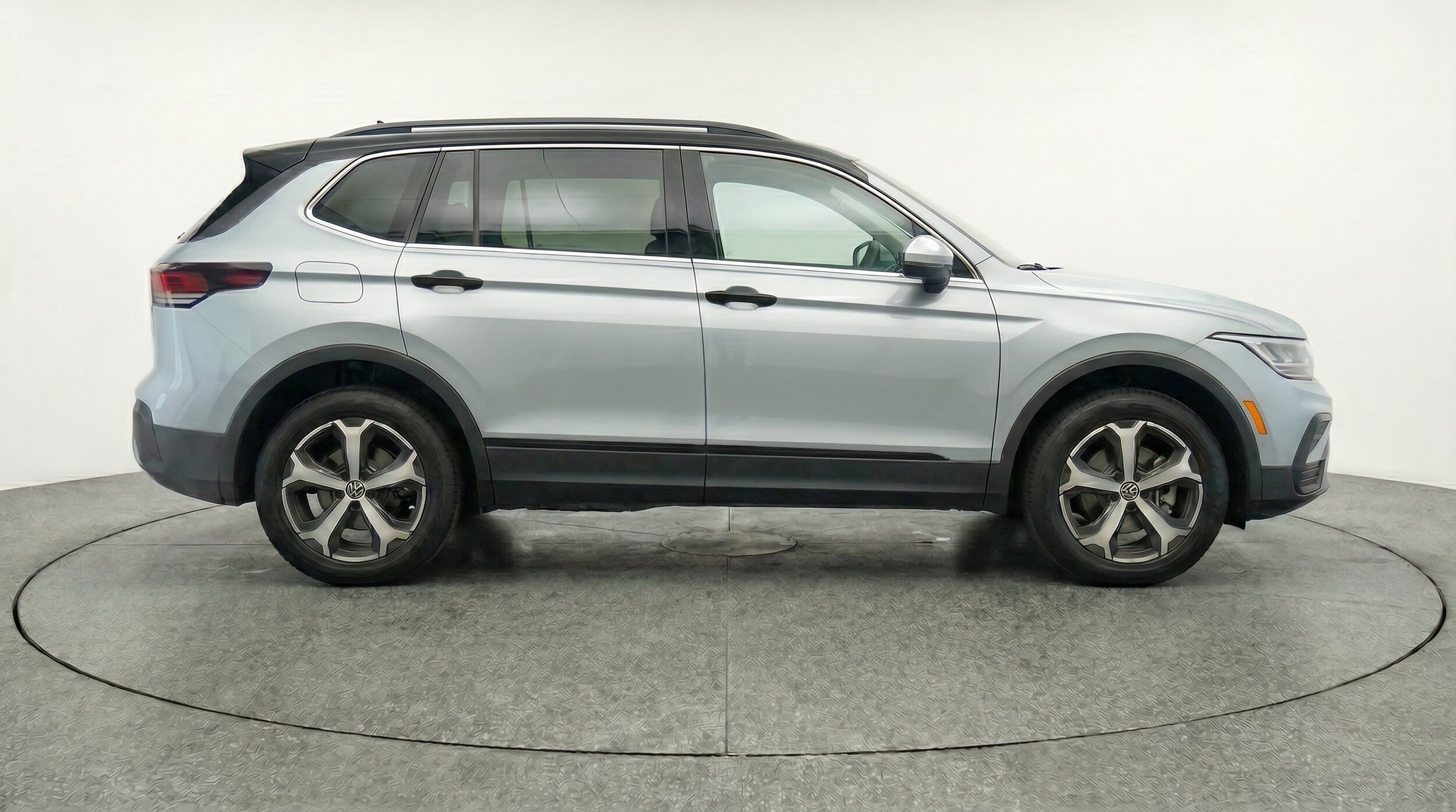 Thumbnail: 2026 Volkswagen Tiguan - 11