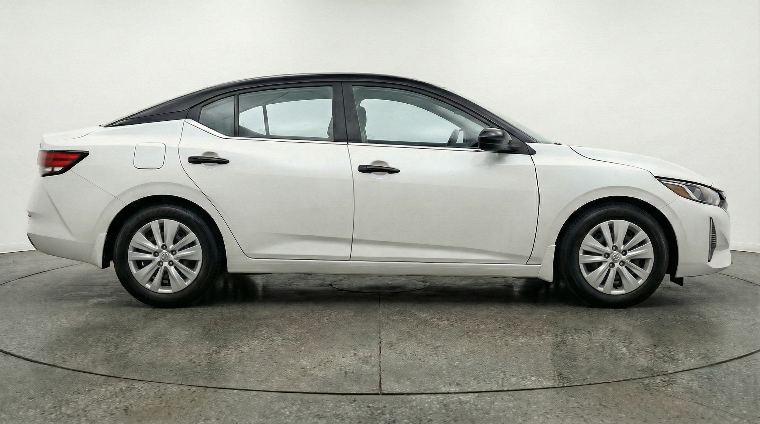 Thumbnail: 2025 Nissan Sentra - 8