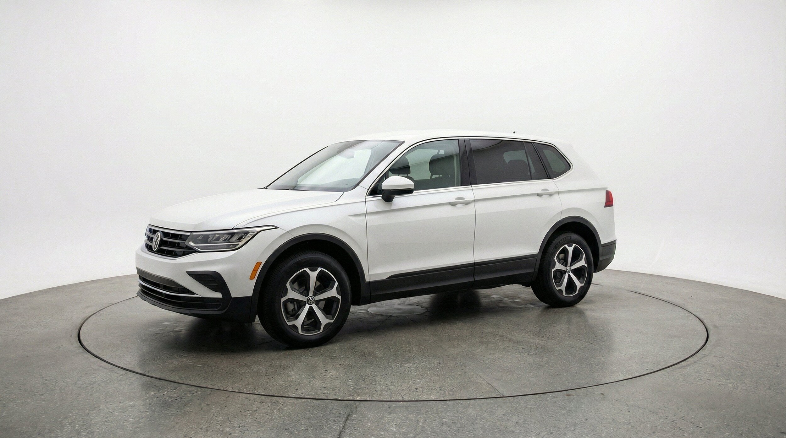 Thumbnail: 2026 Volkswagen Tiguan - 3