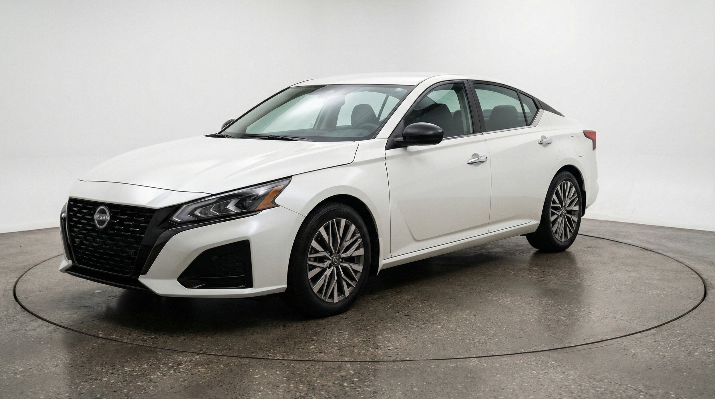 Thumbnail: 2025 Nissan Altima - 3