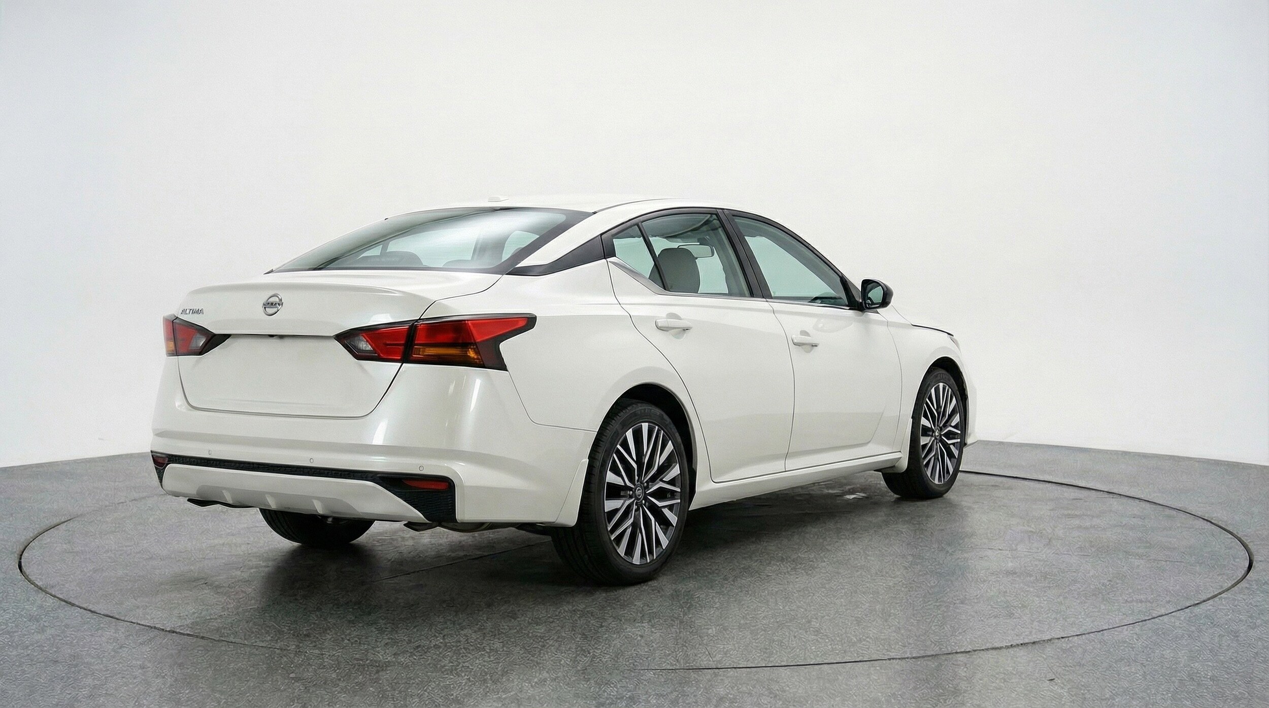 Thumbnail: 2025 Nissan Altima - 9