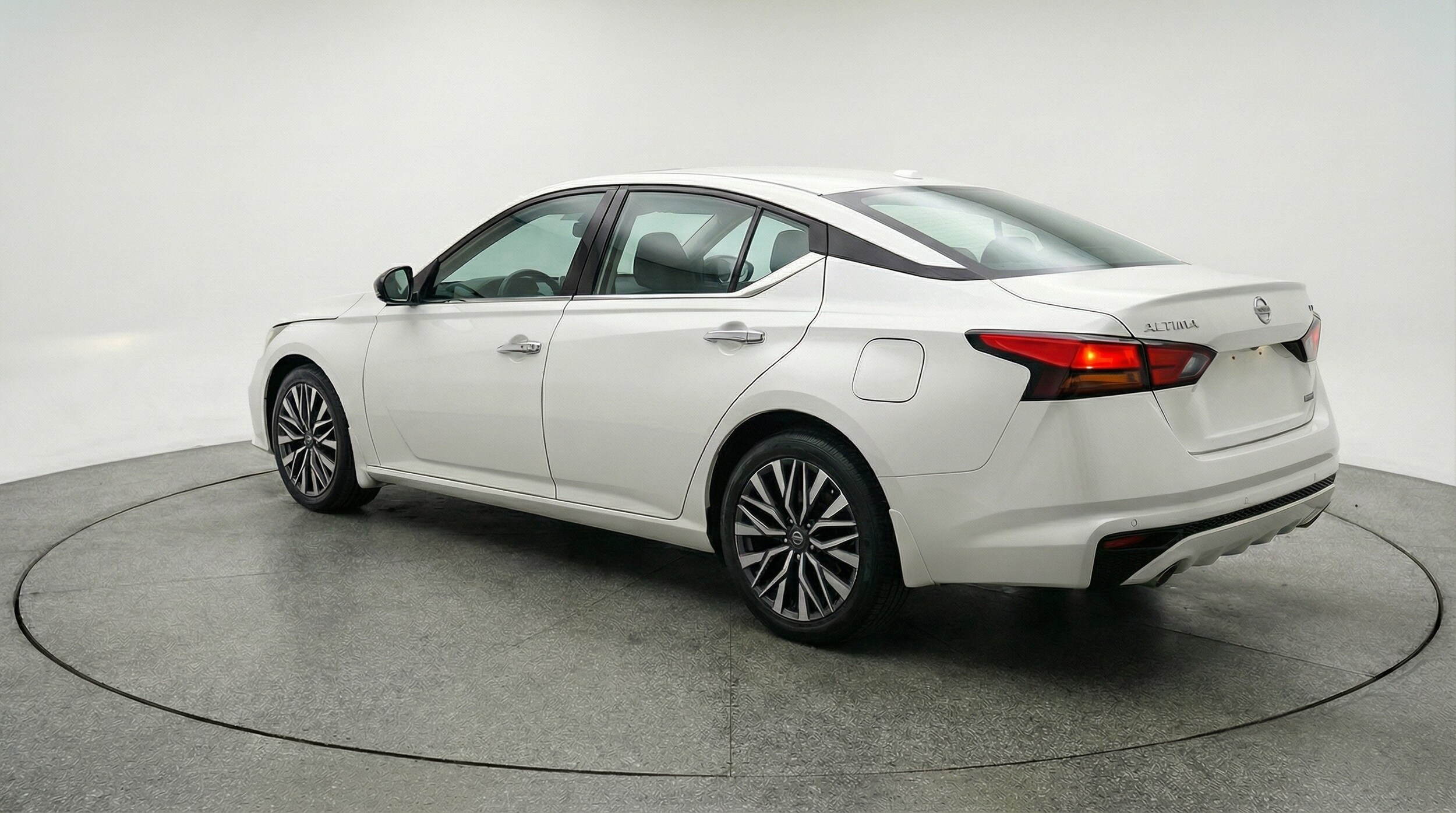 Thumbnail: 2025 Nissan Altima - 5