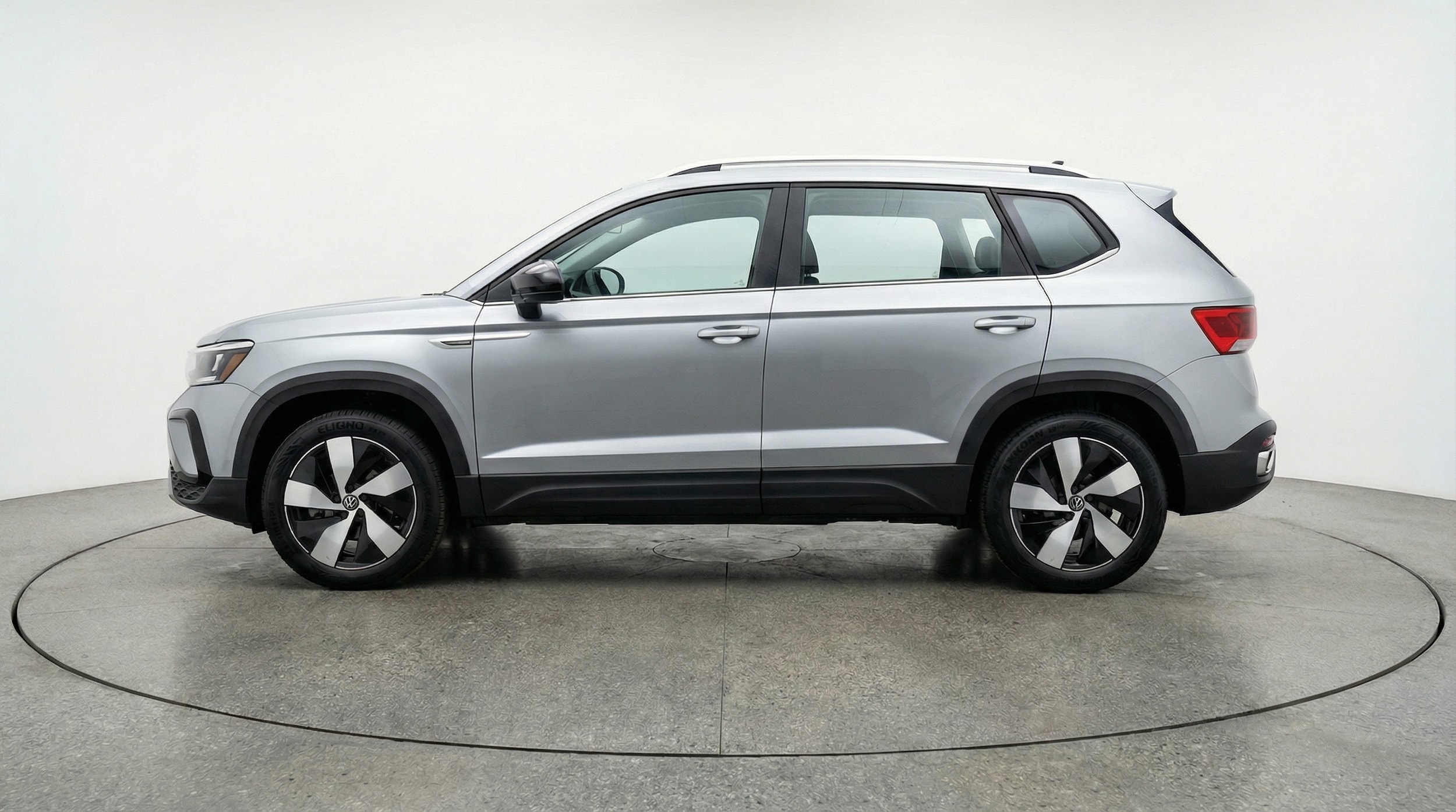 Thumbnail: 2025 Volkswagen Taos - 4