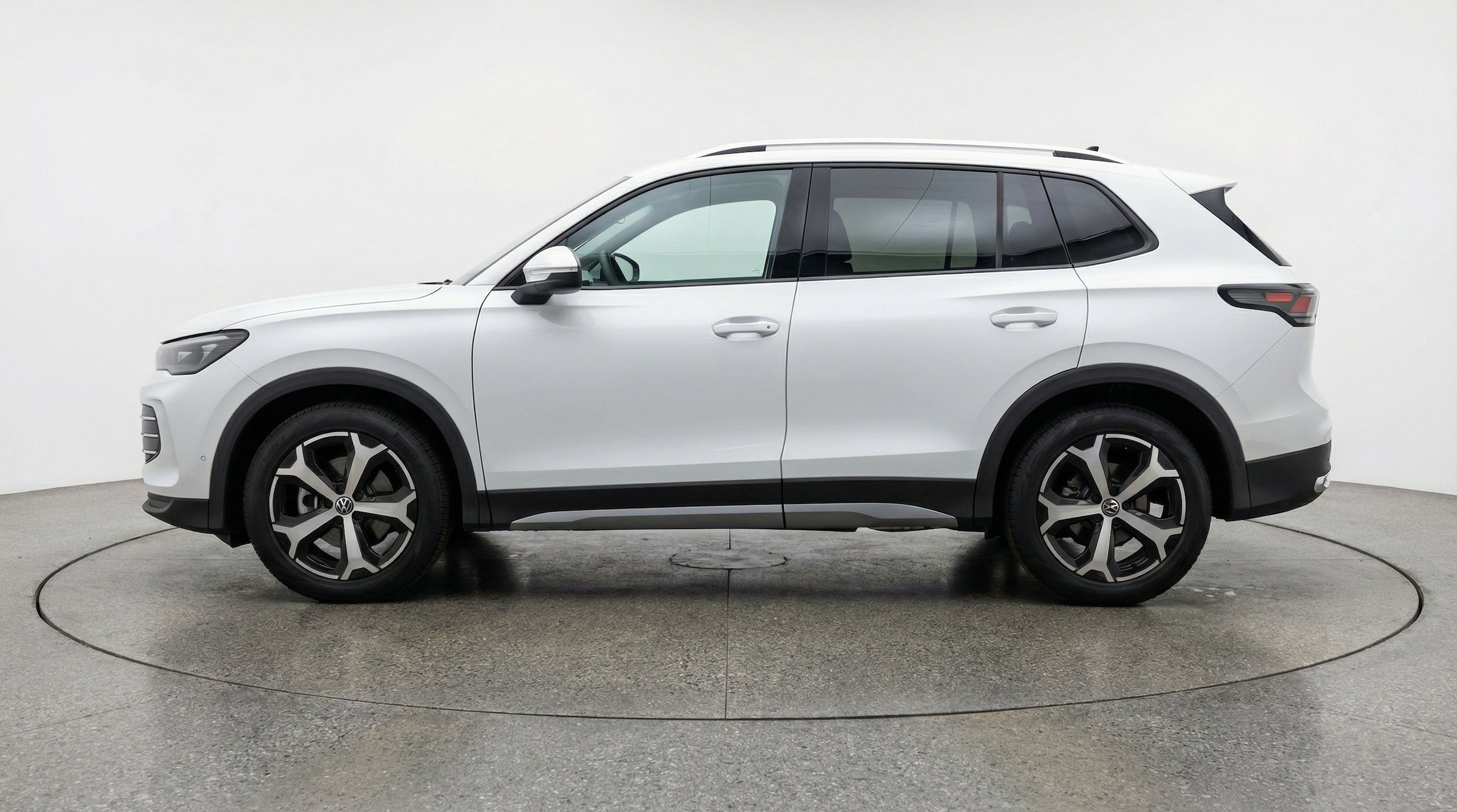 Thumbnail: 2026 Volkswagen Tiguan - 5