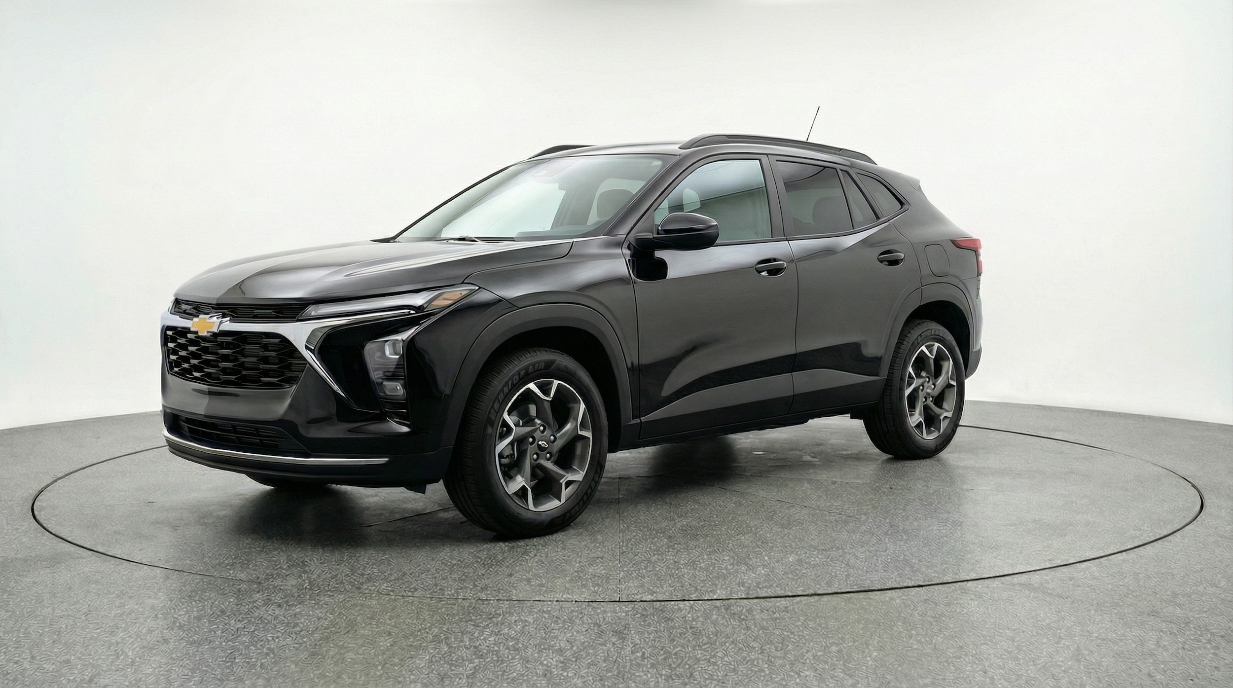 Thumbnail: 2025 Chevrolet Trax - 3