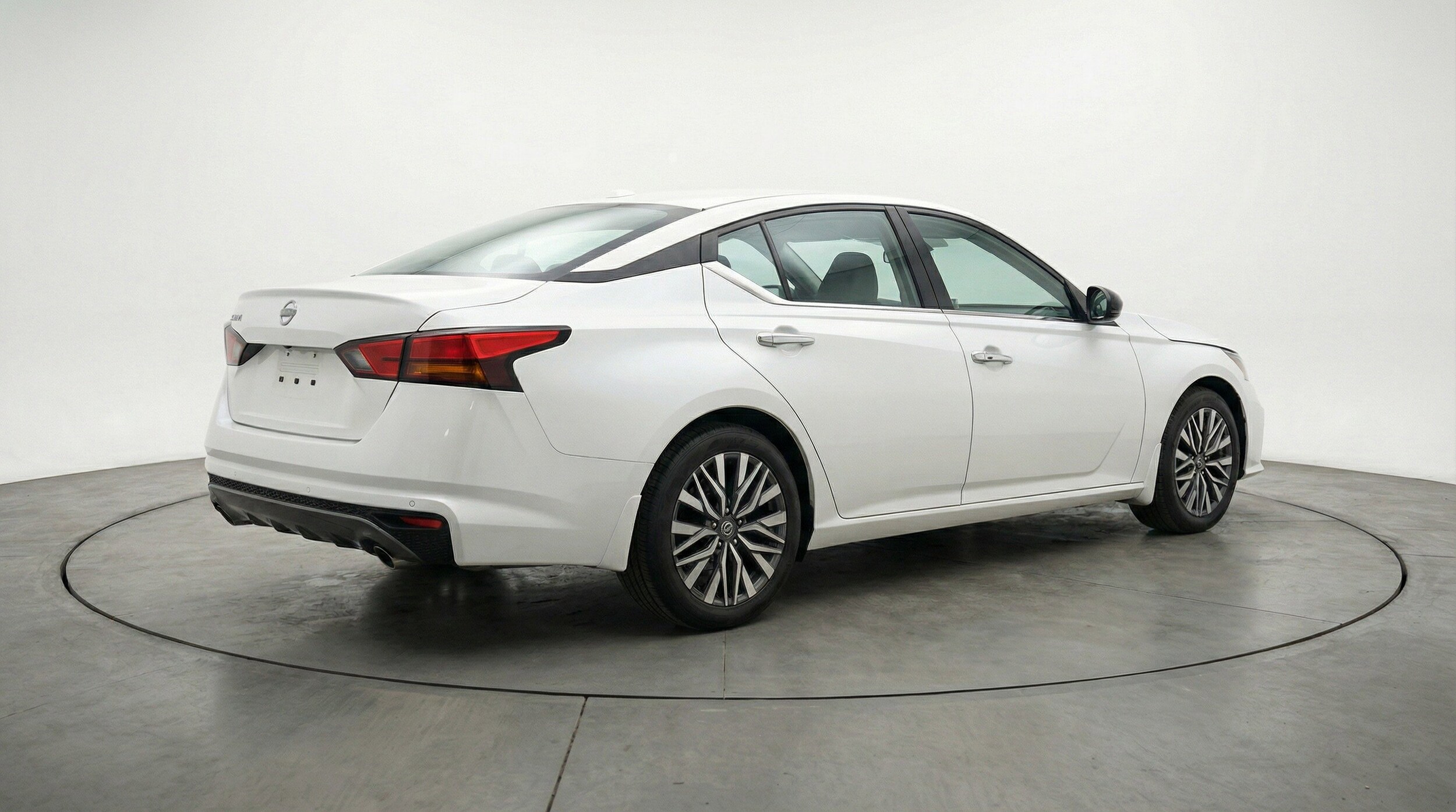 Thumbnail: 2025 Nissan Altima - 9