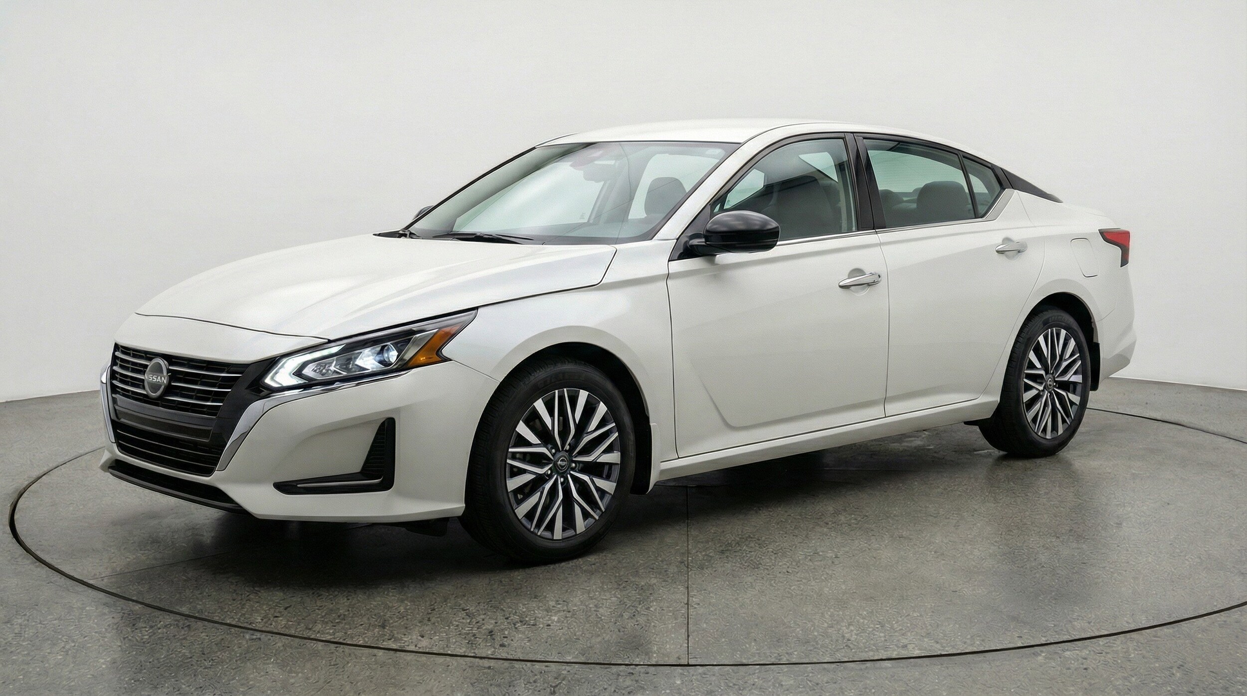 Thumbnail: 2025 Nissan Altima - 3