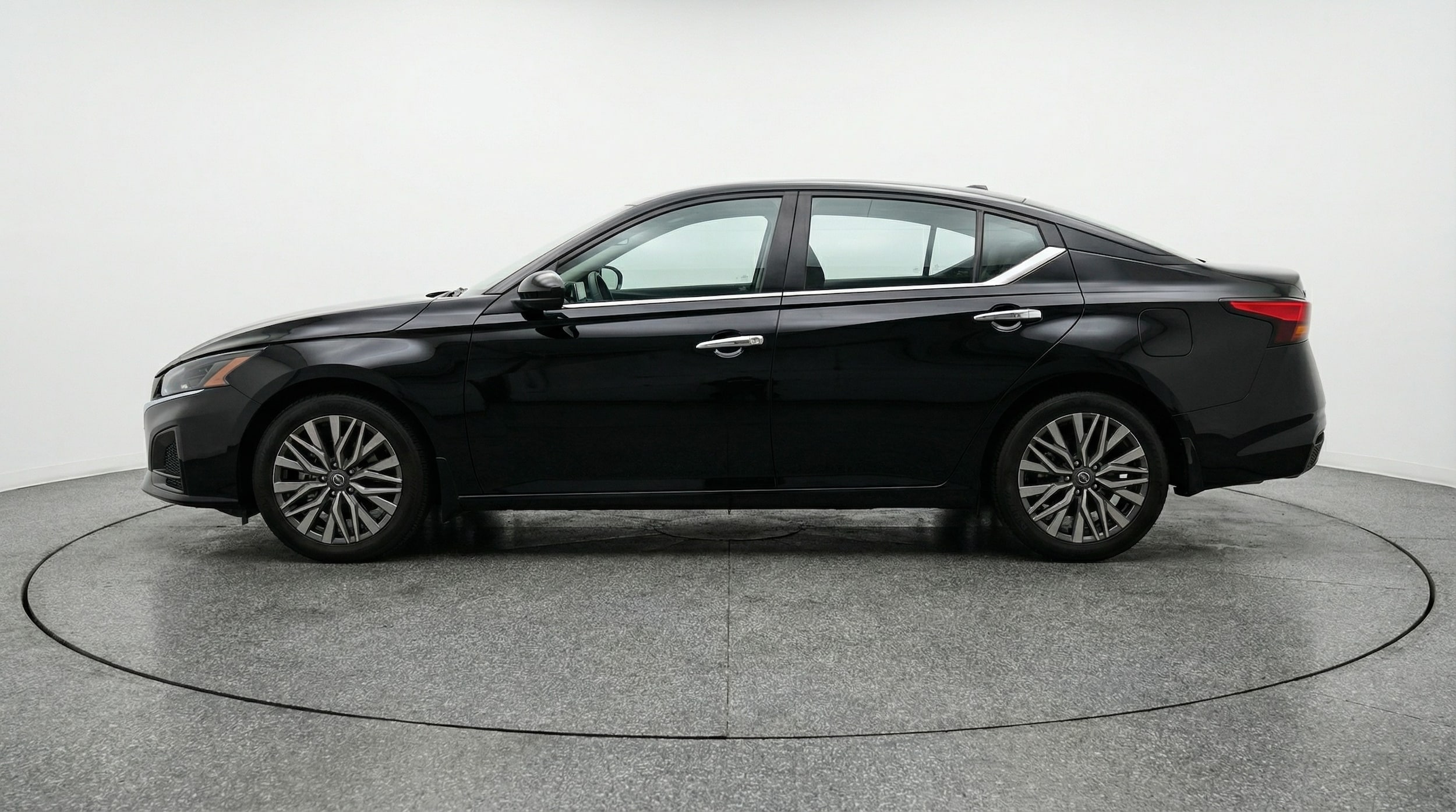 Thumbnail: 2025 Nissan Altima - 4