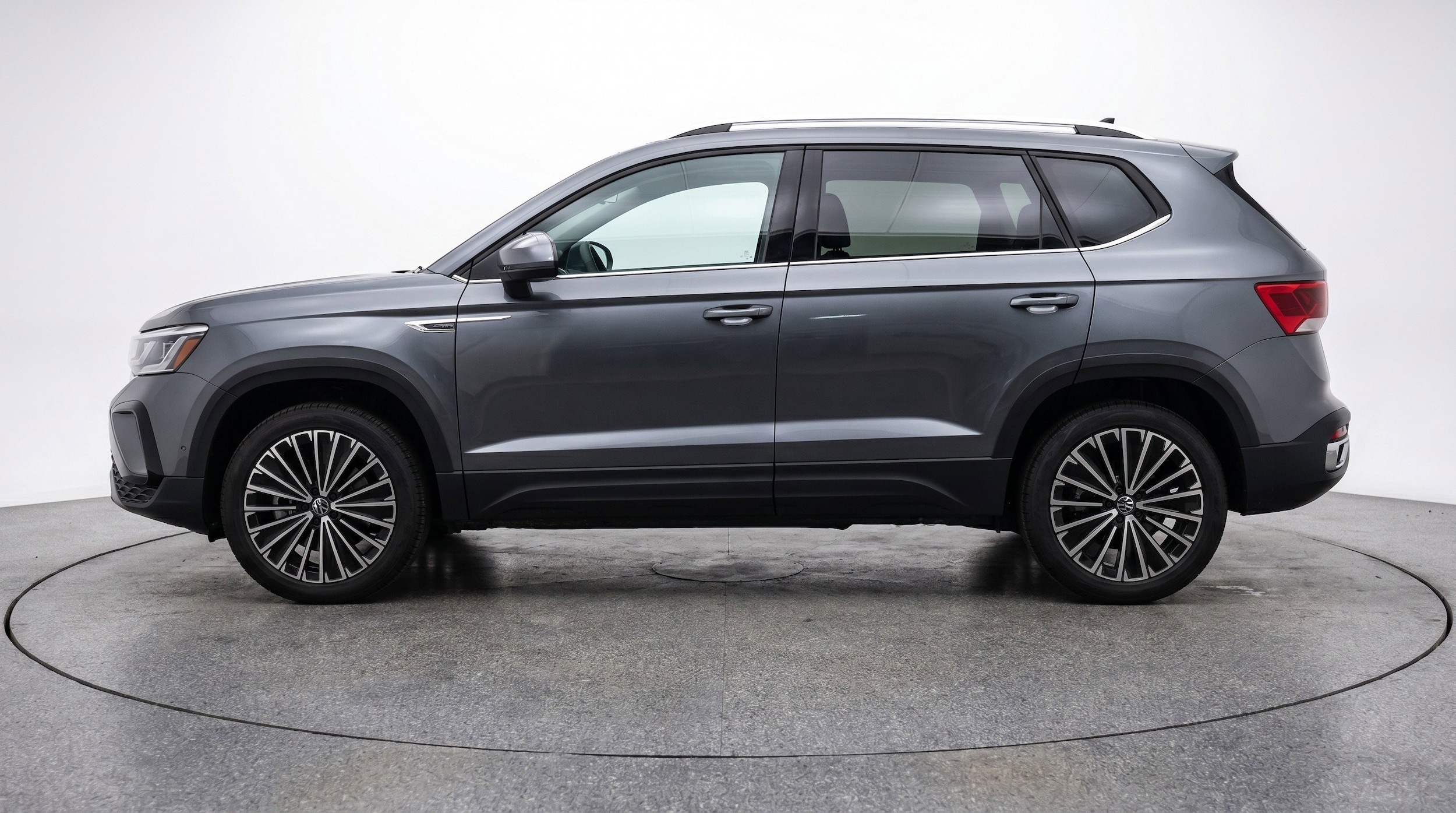 Thumbnail: 2025 Volkswagen Taos - 5